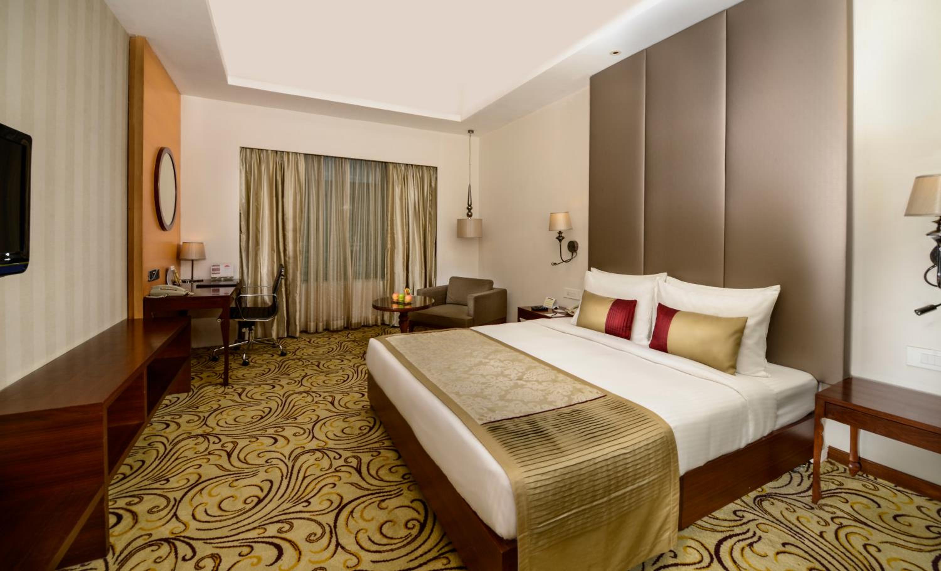 Superior Room with Cocktail Hours (Buy 2 get 1 Free) from 17:00 – 19:00 hrs