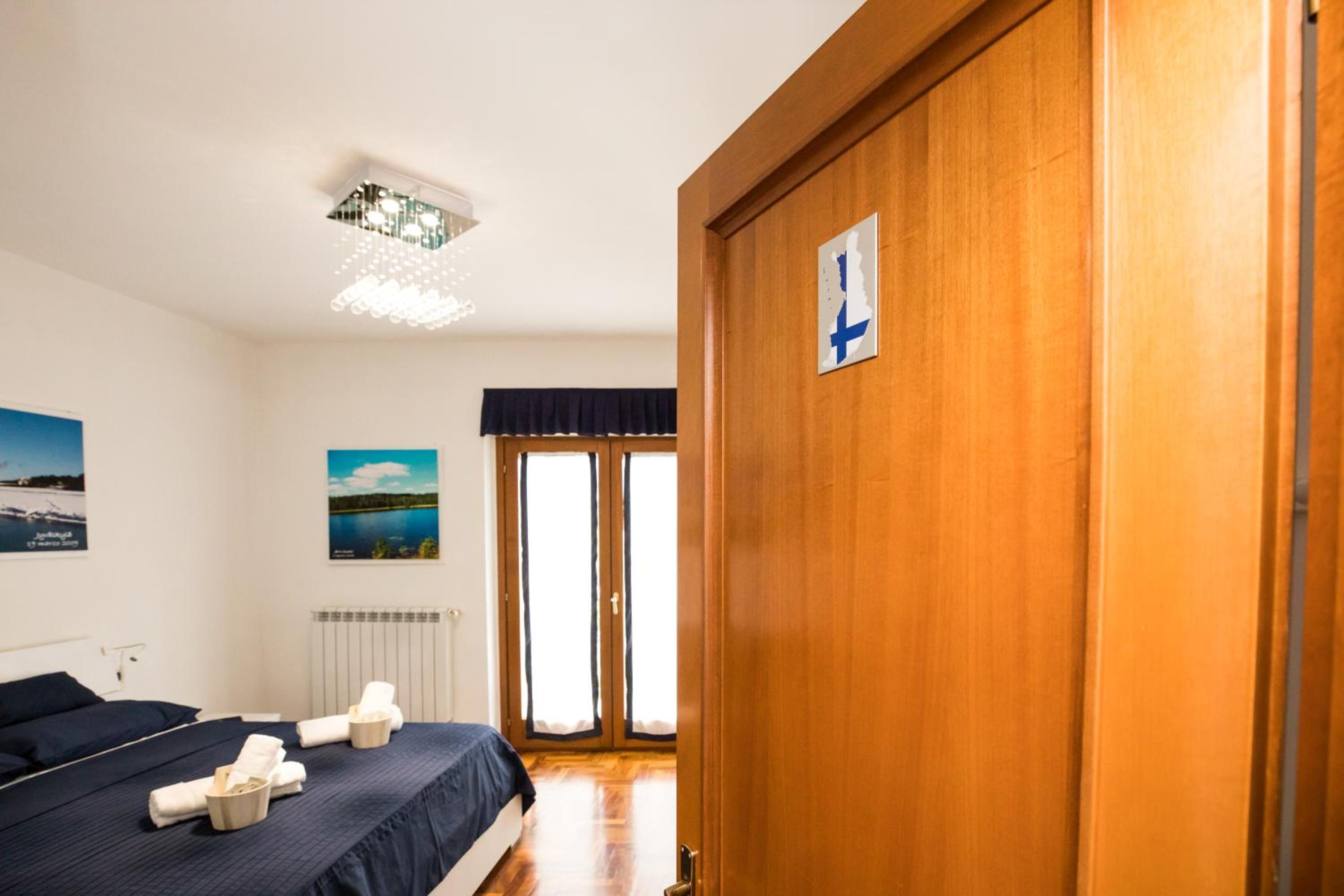 Double Room with Private External Bathroom - Photo 1