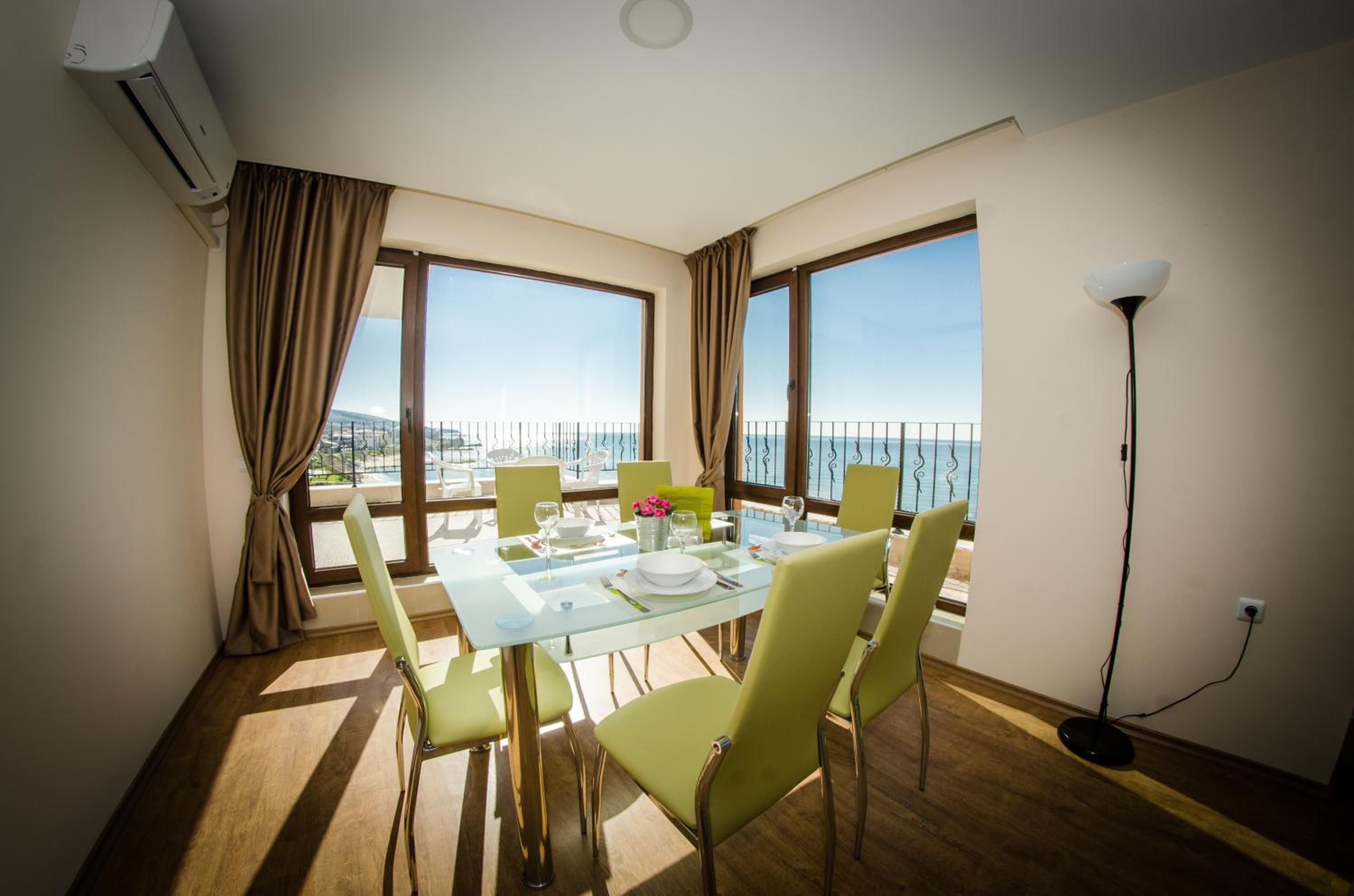 Two-Bedroom Apartment with Balcony photo 2