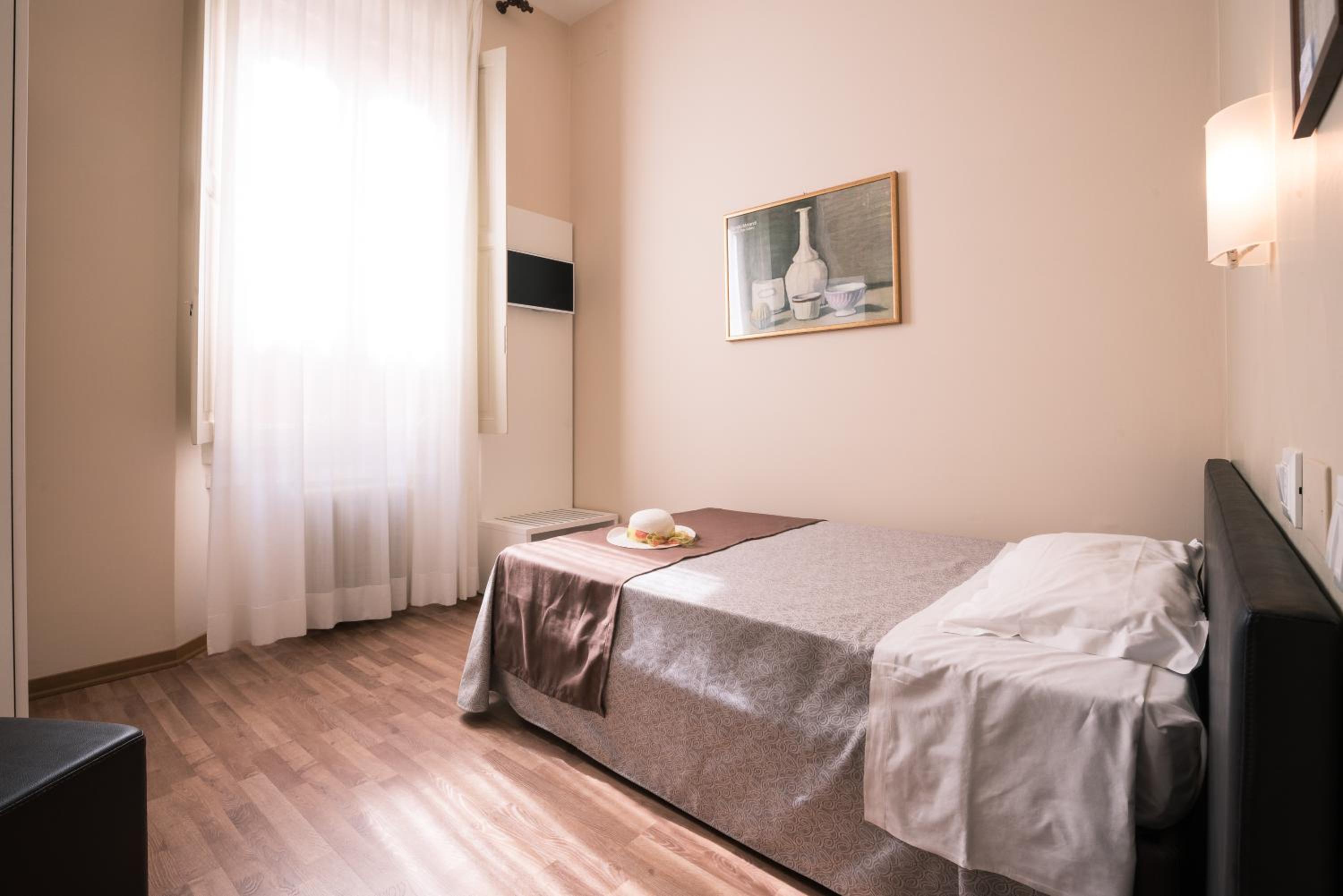 Single Room photo 1