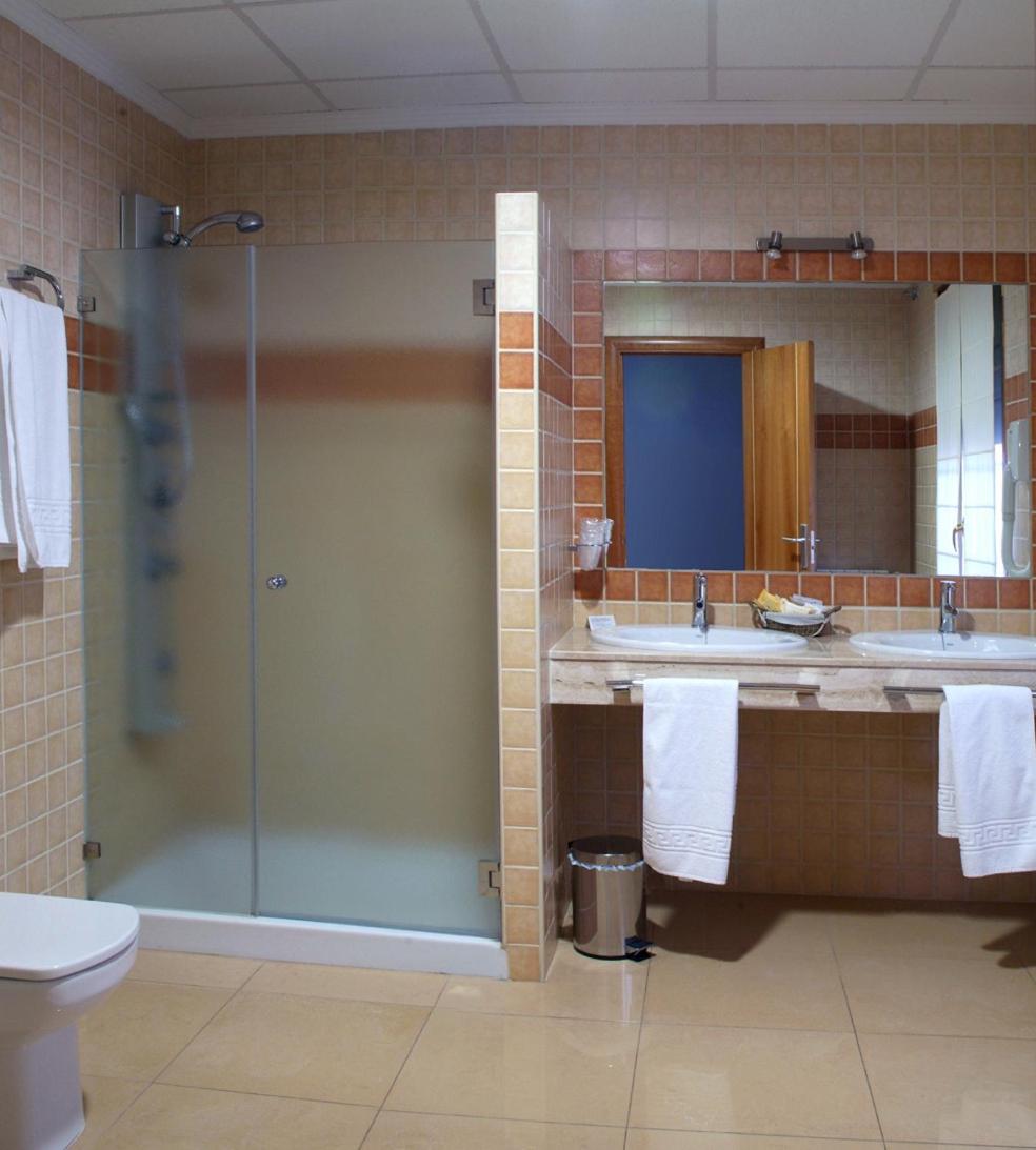 Double or Twin Room photo 2