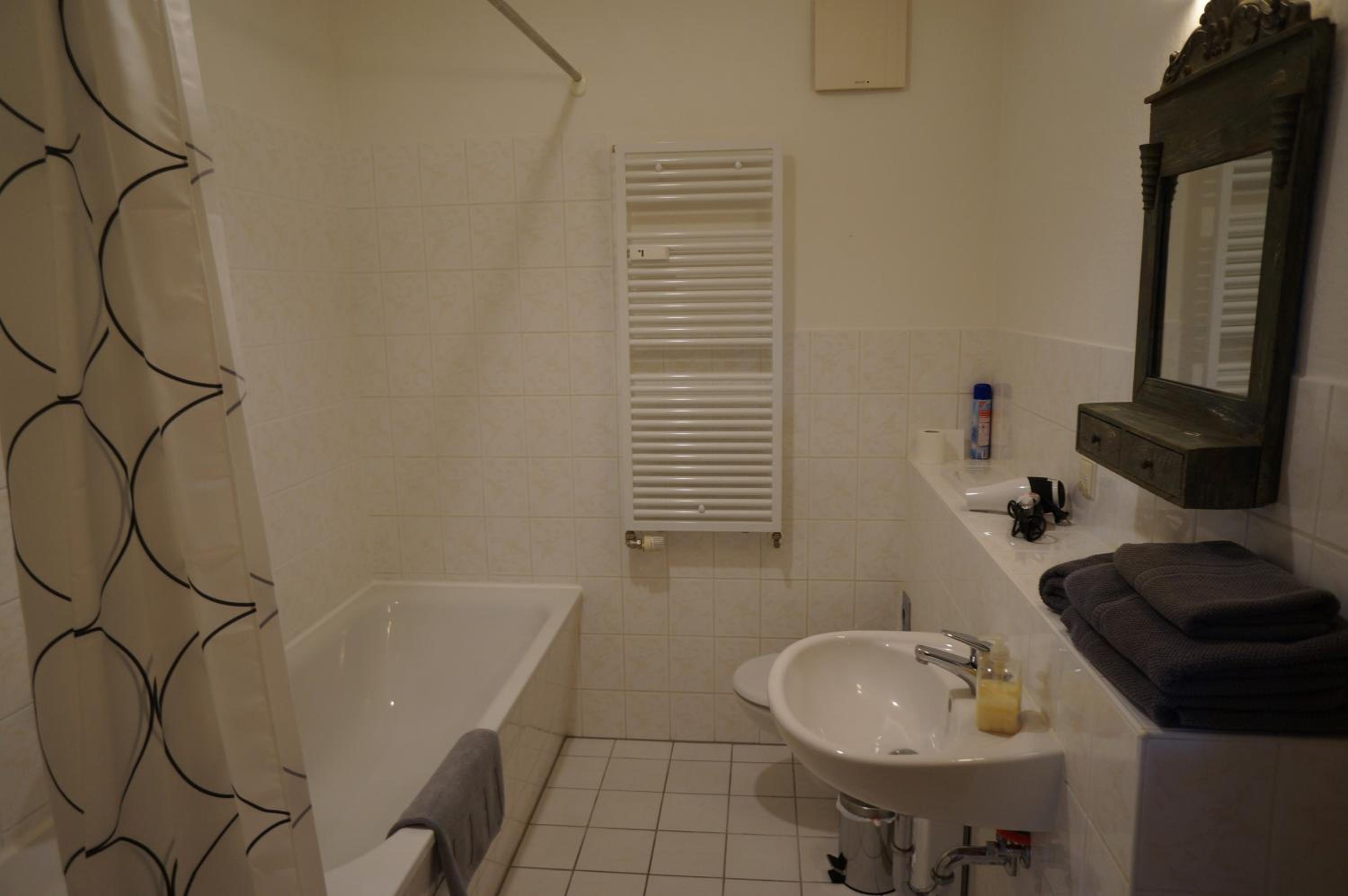 Apartment photo 2