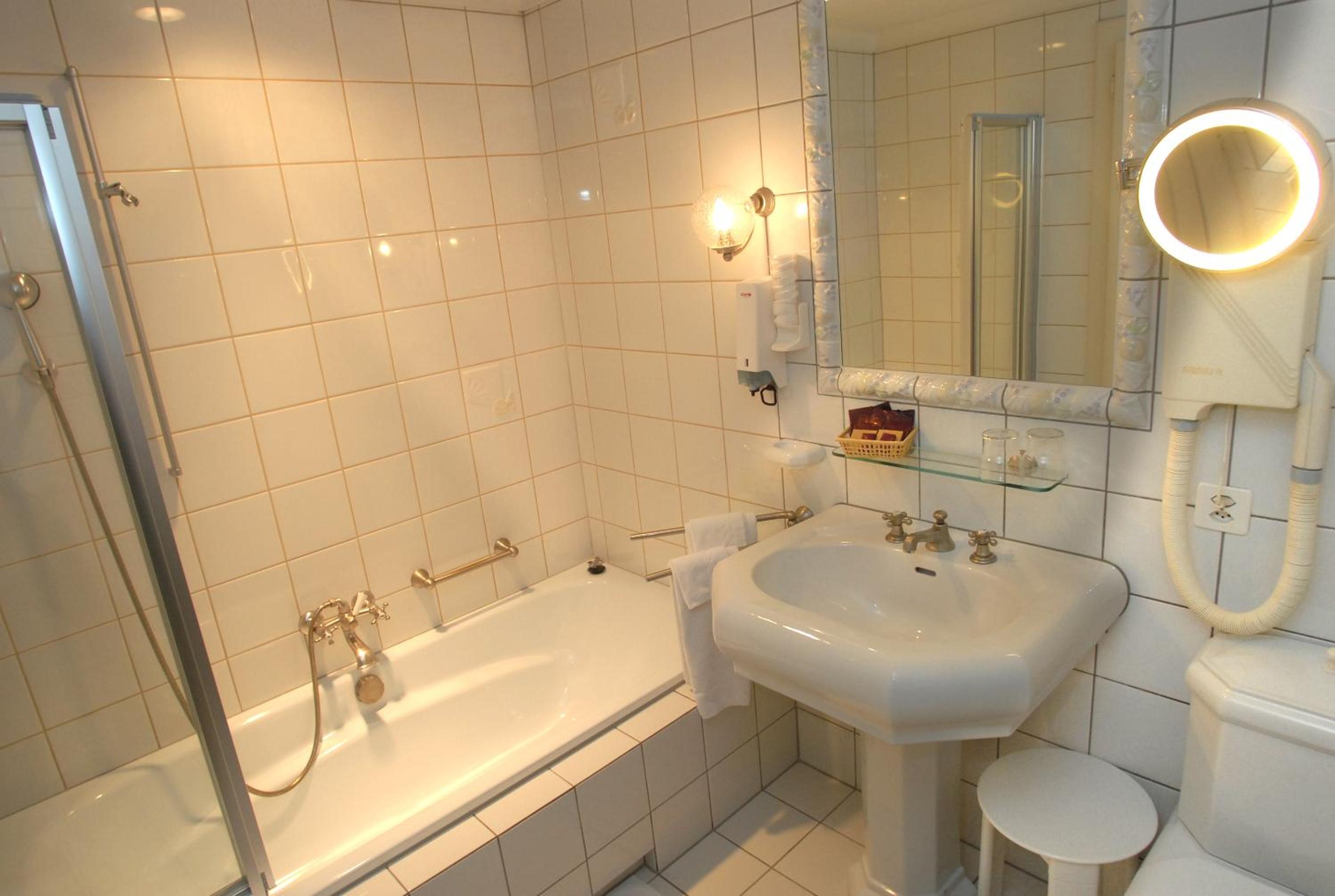 Standard Double Room - Photo 2