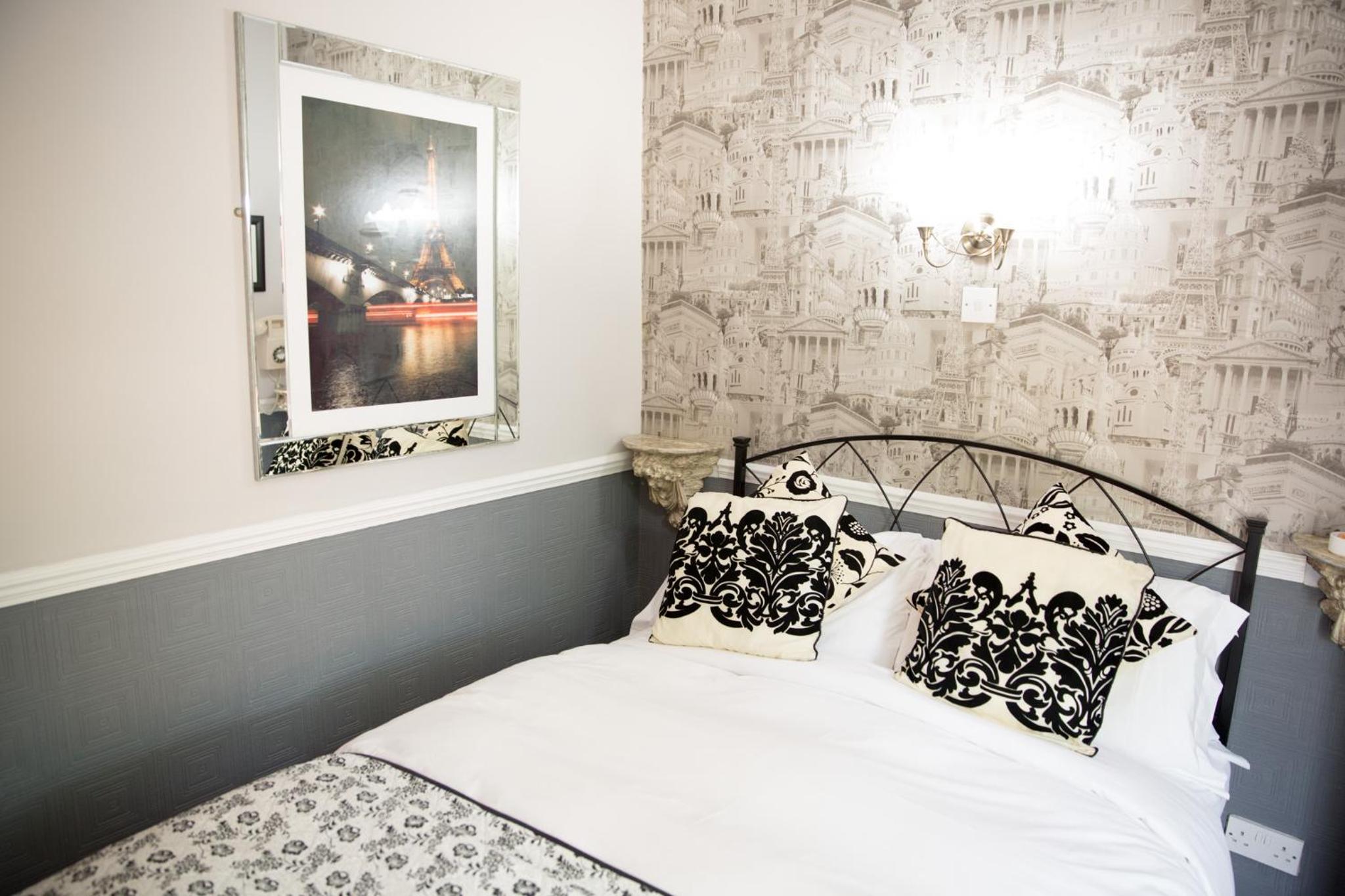 Double Room - Photo 2