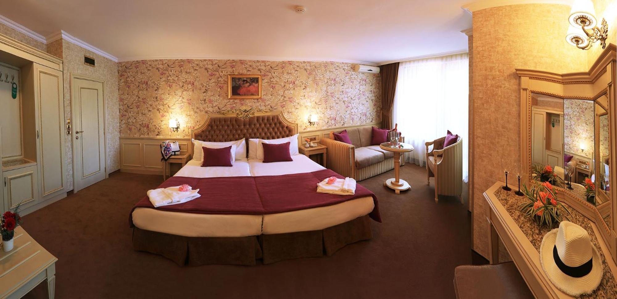 Deluxe Double Room (2 Adults + 2 Children up to 10 years old) - Photo 1