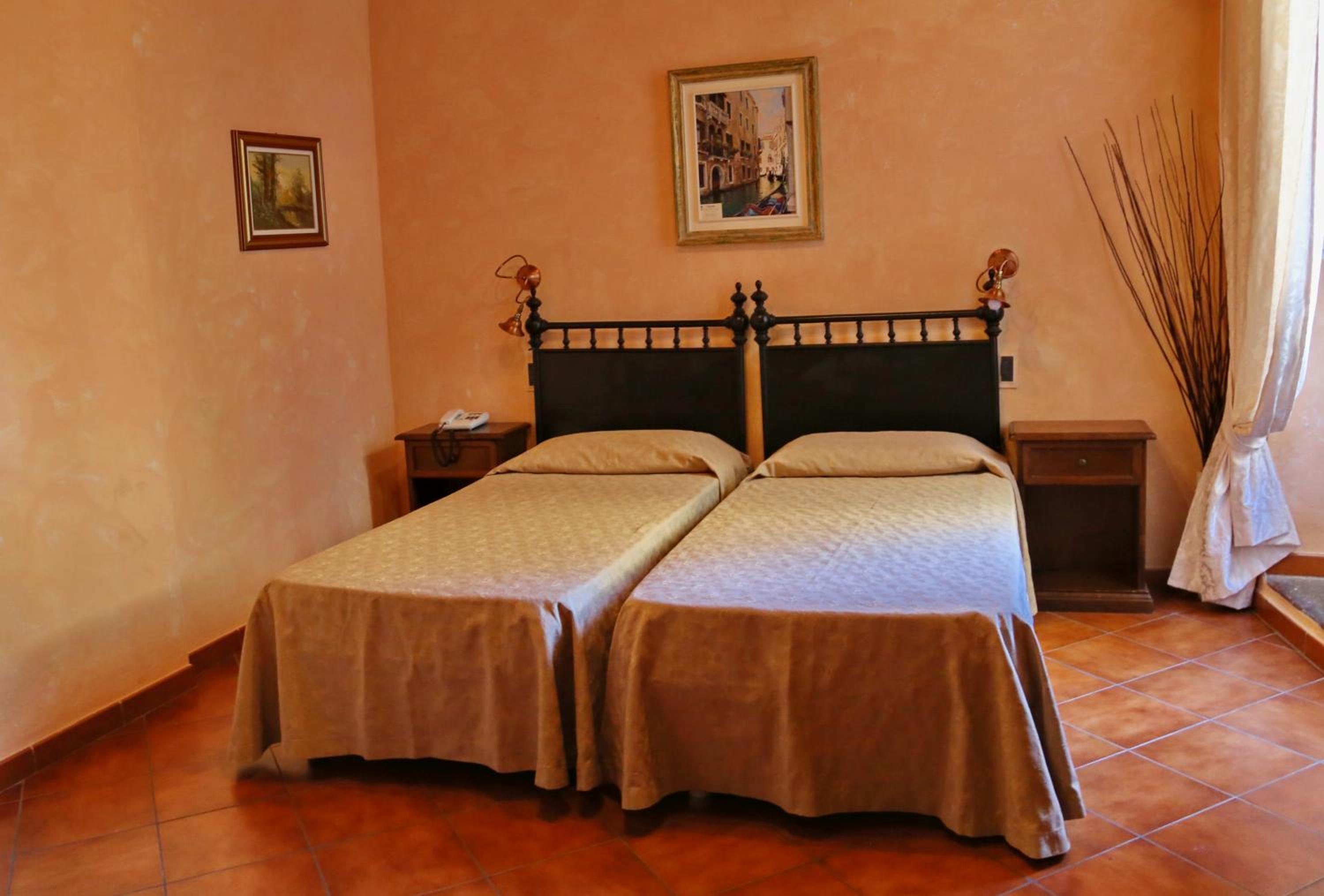 Superior Double or Twin Room - Photo 2