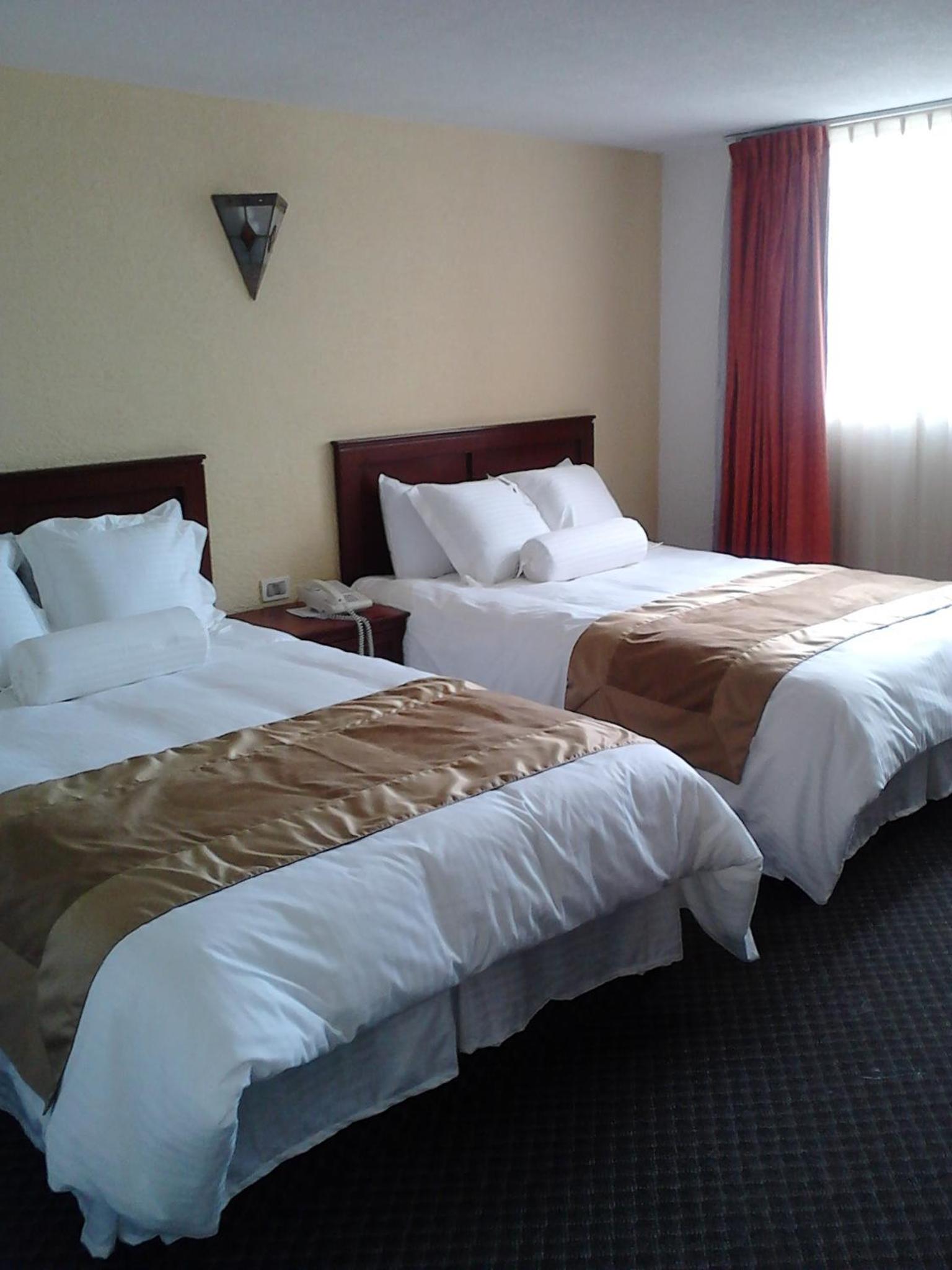 Double Room with Two Double Beds - Non-Smoking - Photo 2