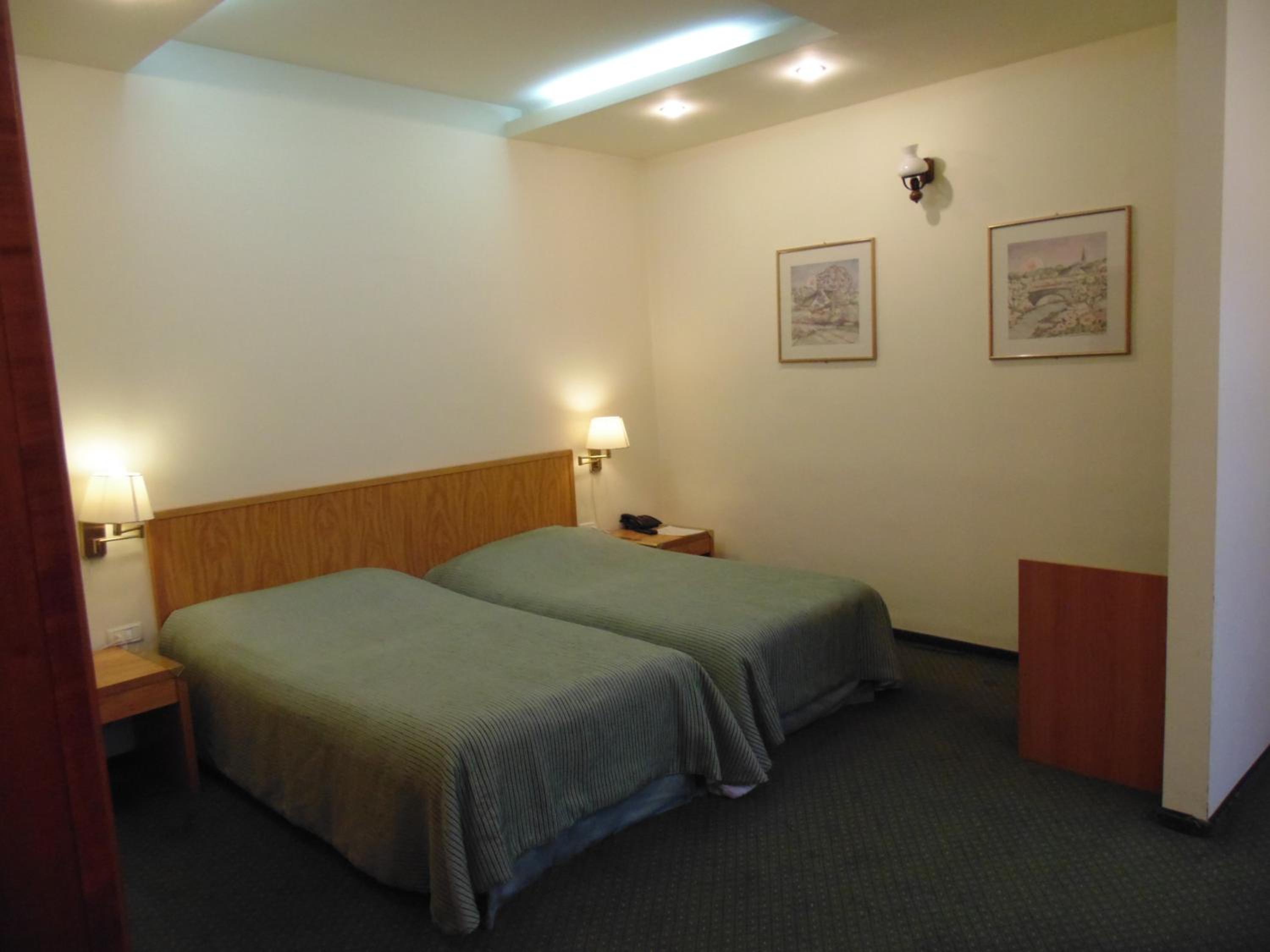 Standard Twin Room photo 3