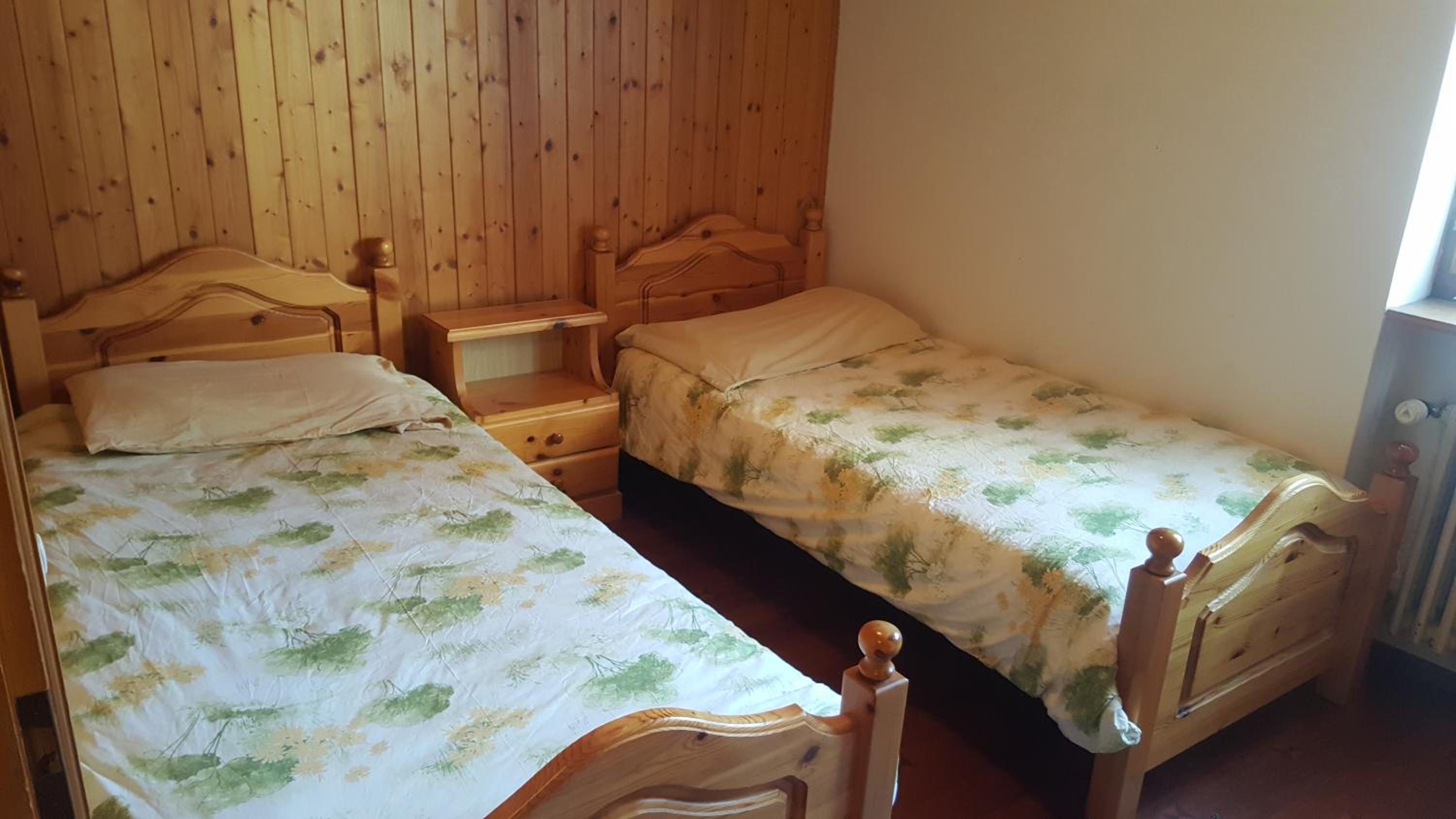Twin Room with Shared Bathroom photo 1