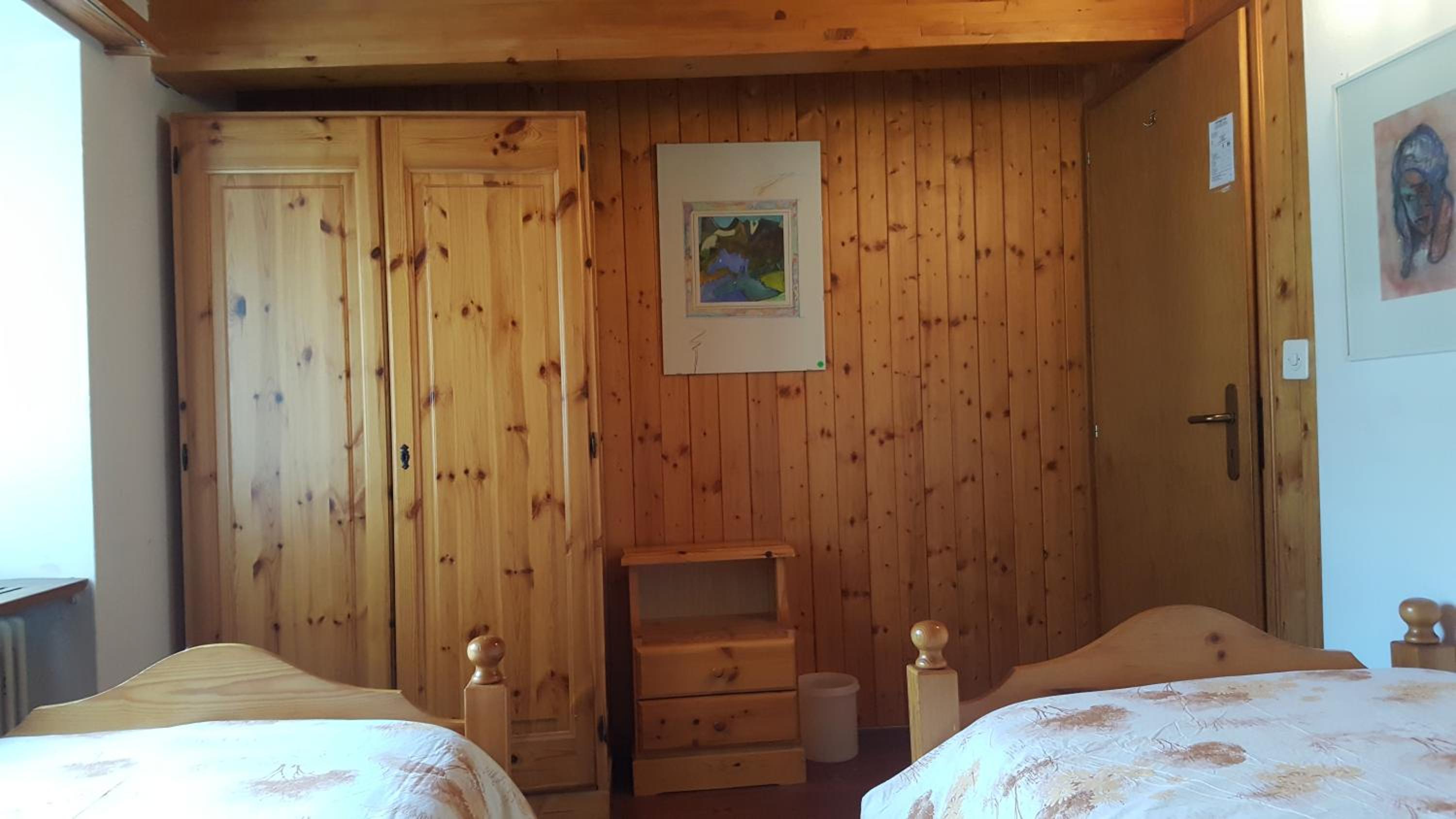 Twin Room with Shared Bathroom photo 3