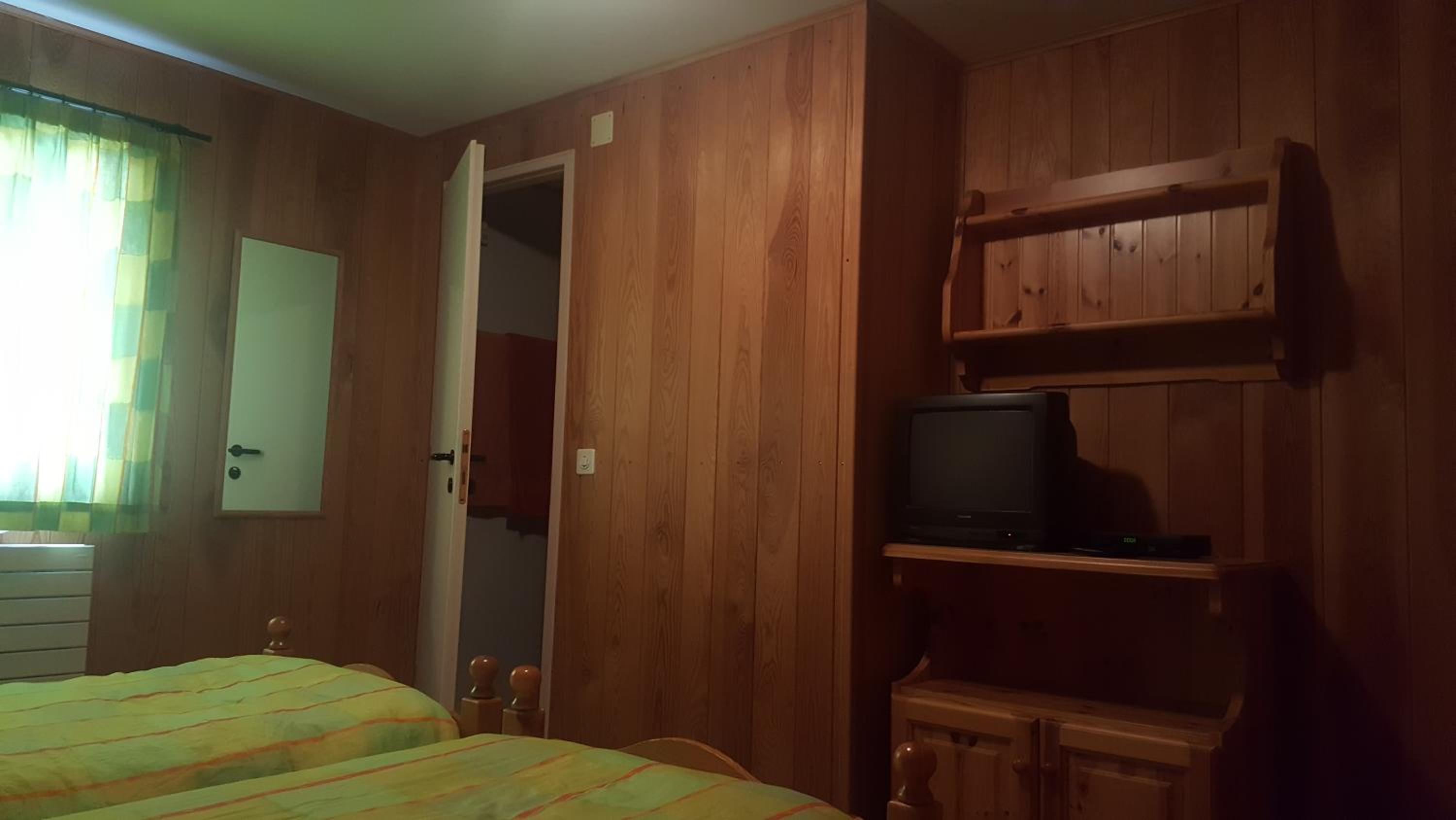 Double or Twin Room with Private Bathroom photo 2