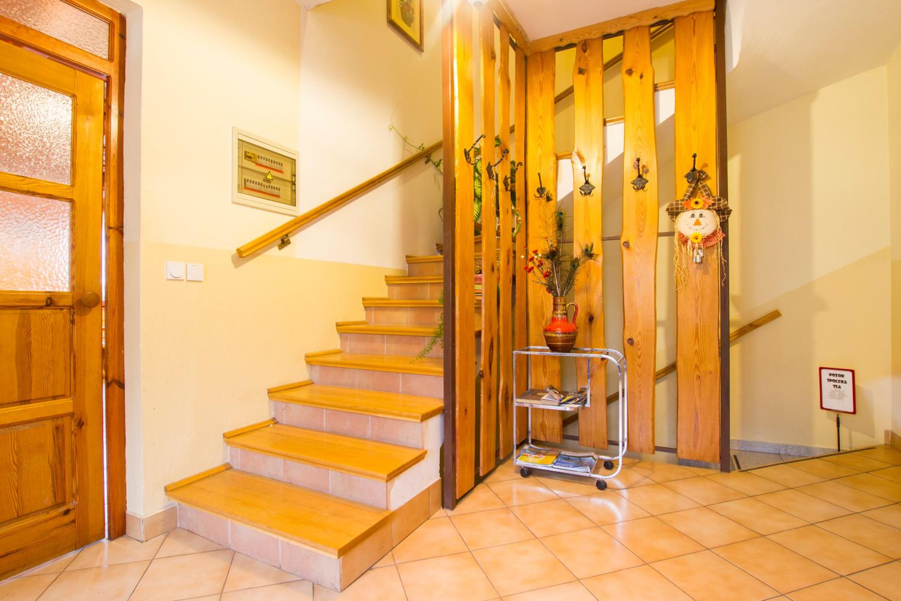 Double Room with Private Bathroom - Photo 4