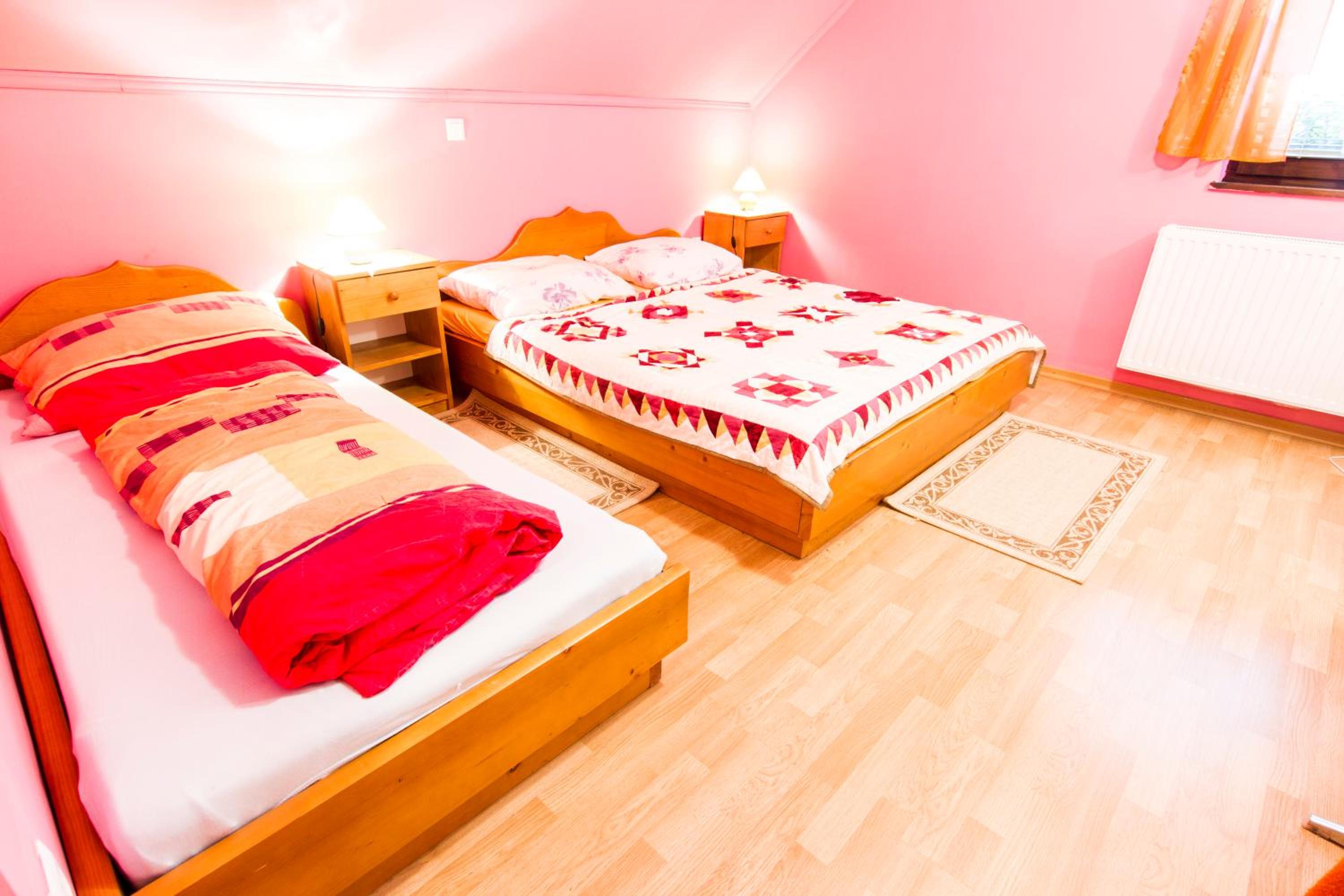 Triple Room with Private Bathroom - Photo 5