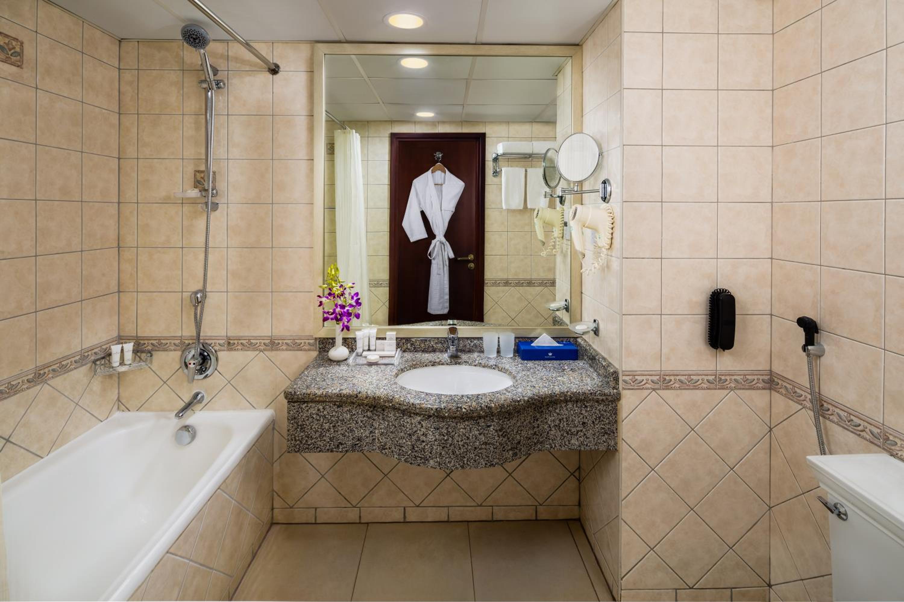 Deluxe Studio Suite - 20% Discount on Food, Beverages and Laundry. 10am Early Check-In and 2pm Late Check-Out (Subject to Availability) photo 3