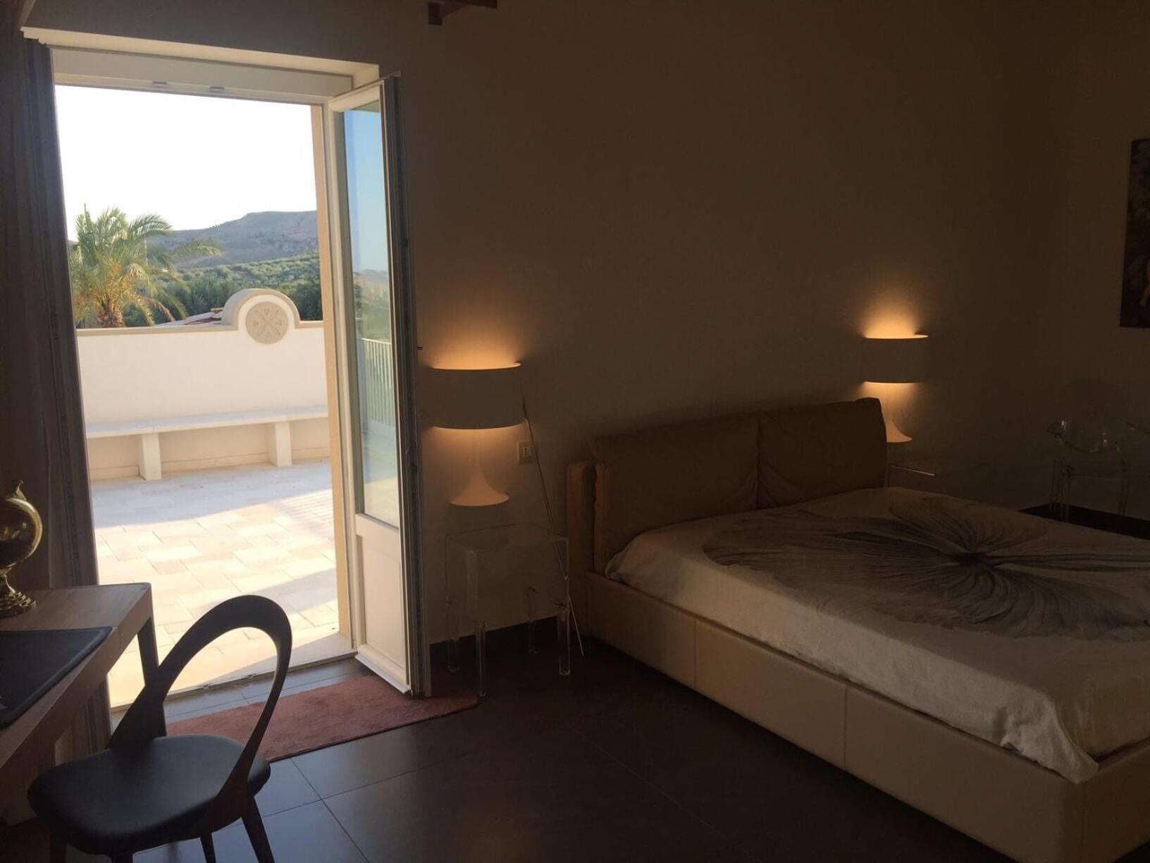 King Room with Balcony - Photo 1