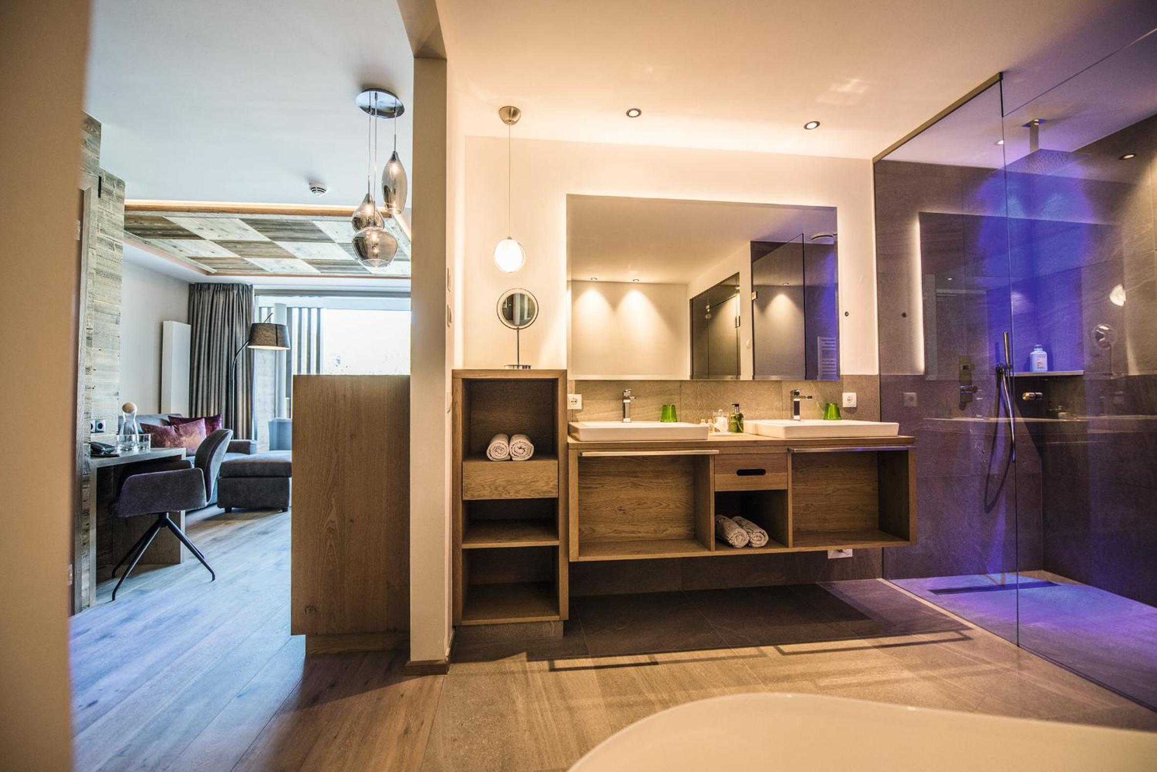 Deluxe King Suite Living Dream - Photo 2