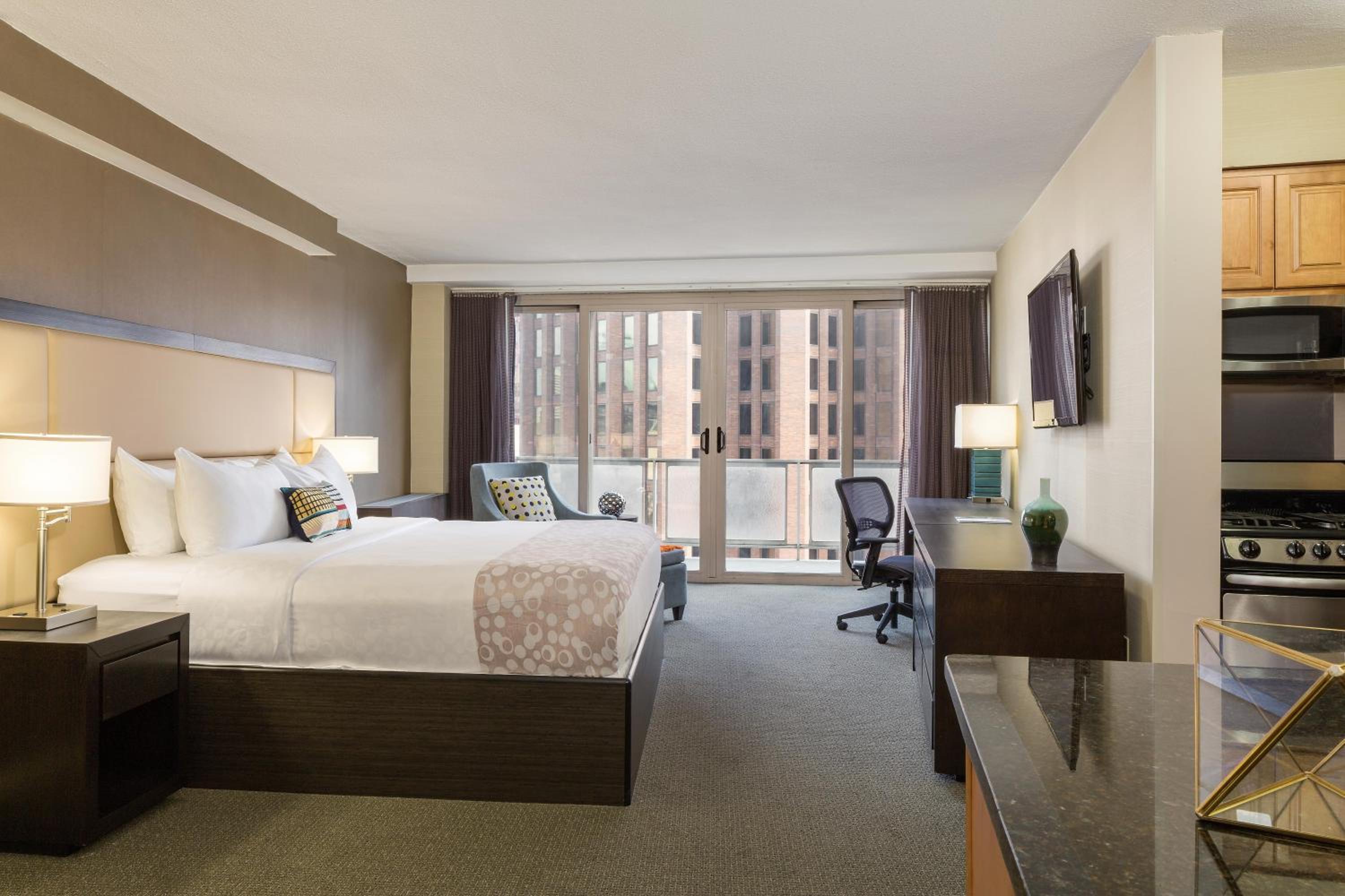 Deluxe Suite King with Balcony