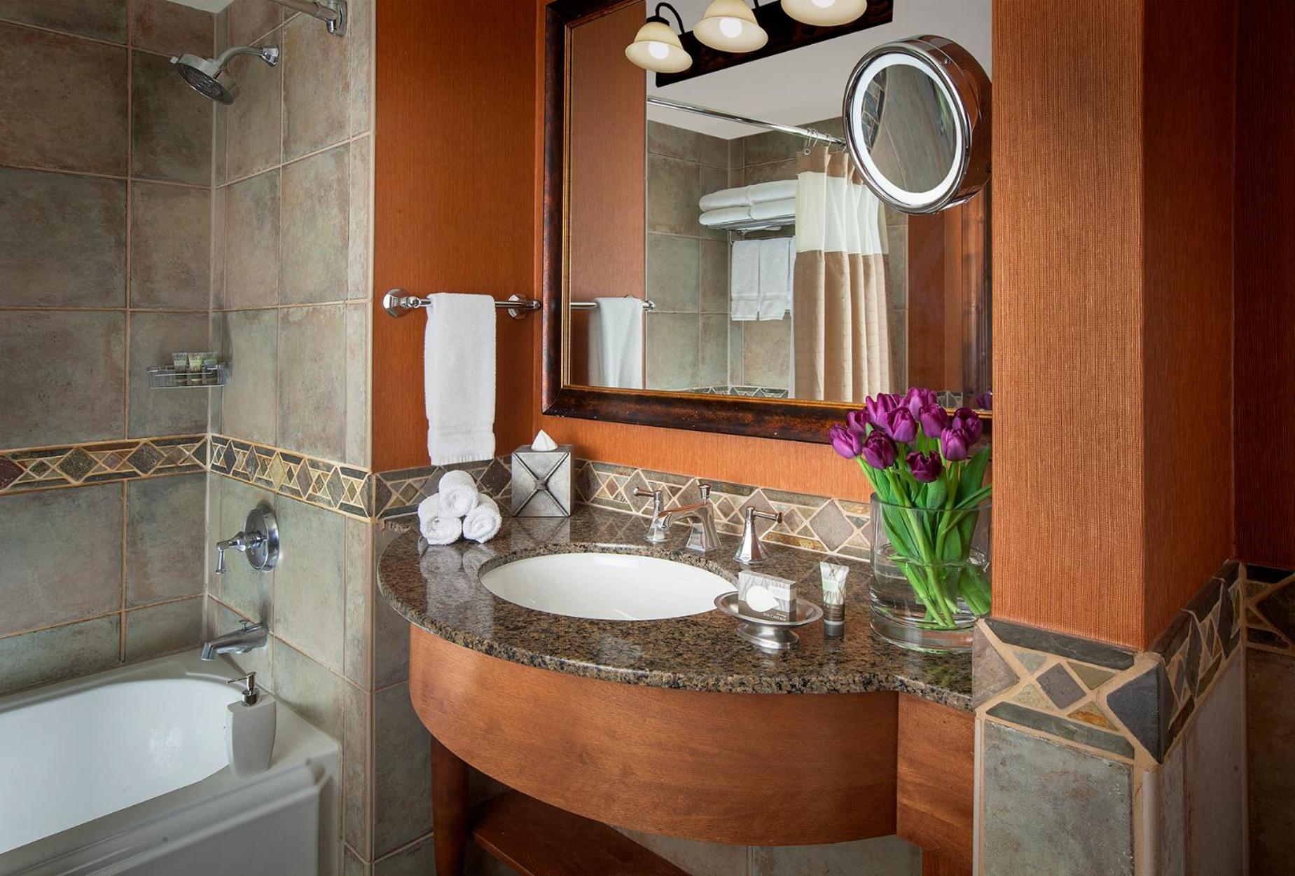 Standard King Room - Photo 4