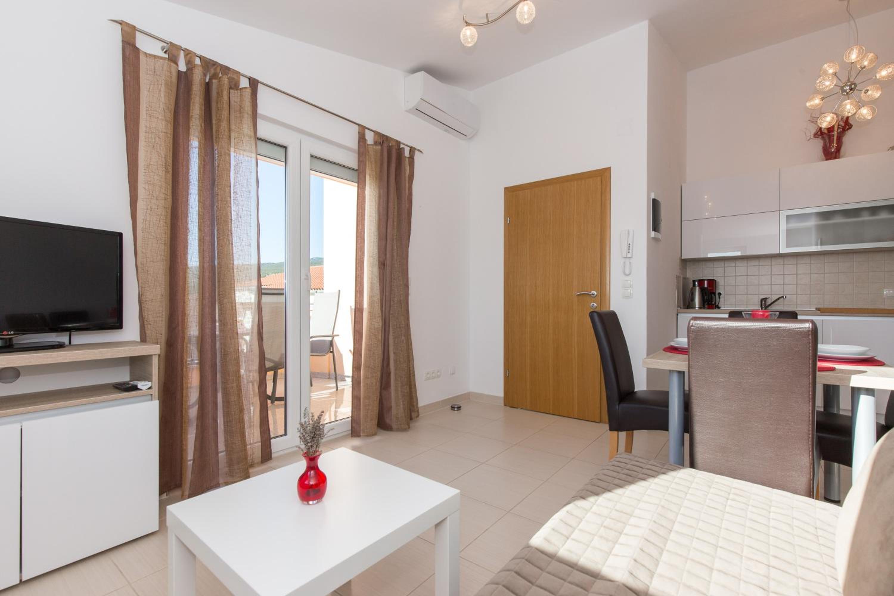 Apartment with Balcony photo 1