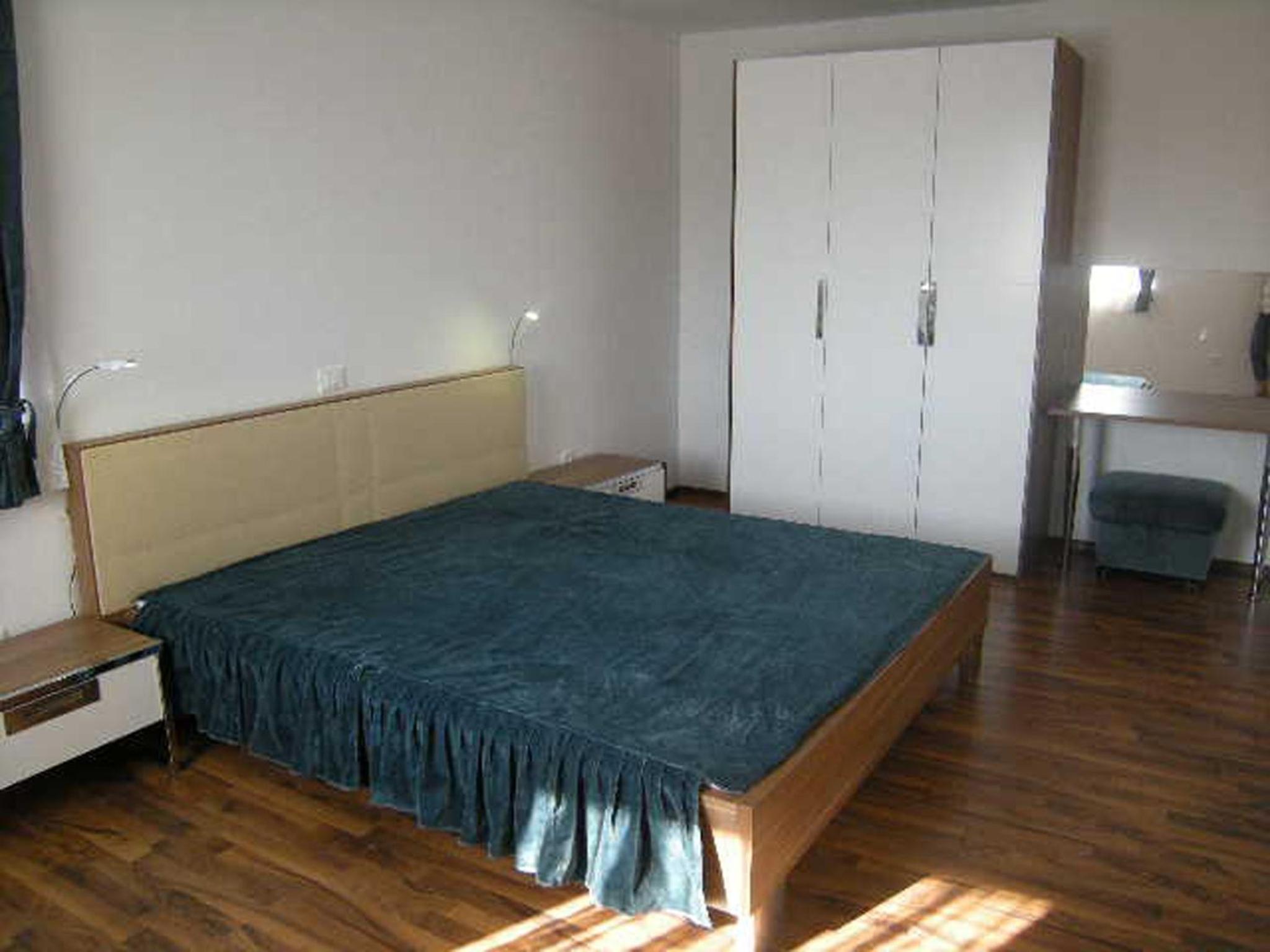 One-Bedroom Apartment with Balcony