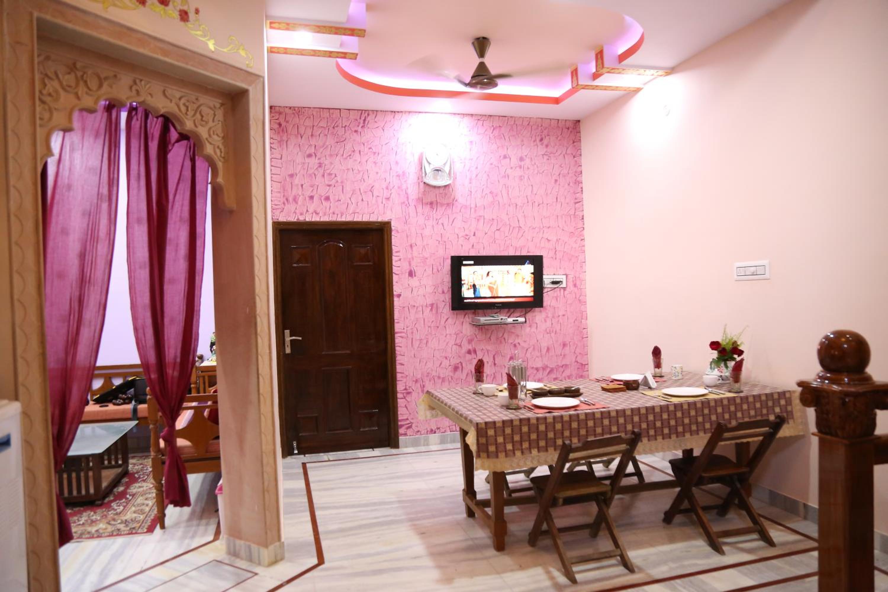 Deluxe Double Room with Shower photo 2