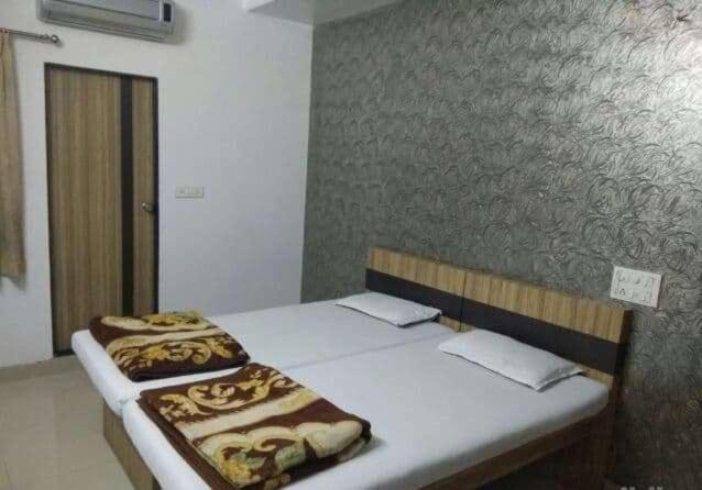 Small Double Room (Non AC)