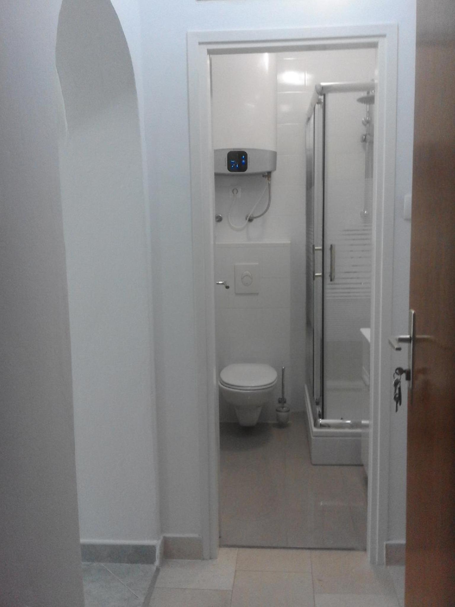 One-Bedroom Apartment - Photo 7