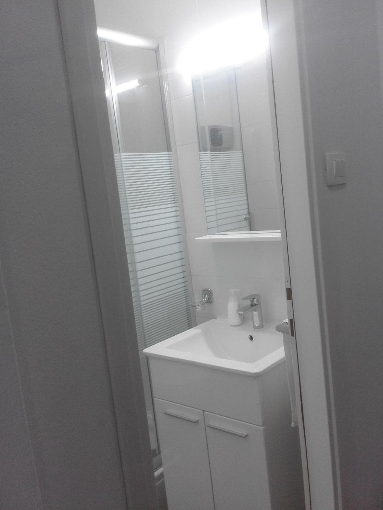 One-Bedroom Apartment - Photo 6