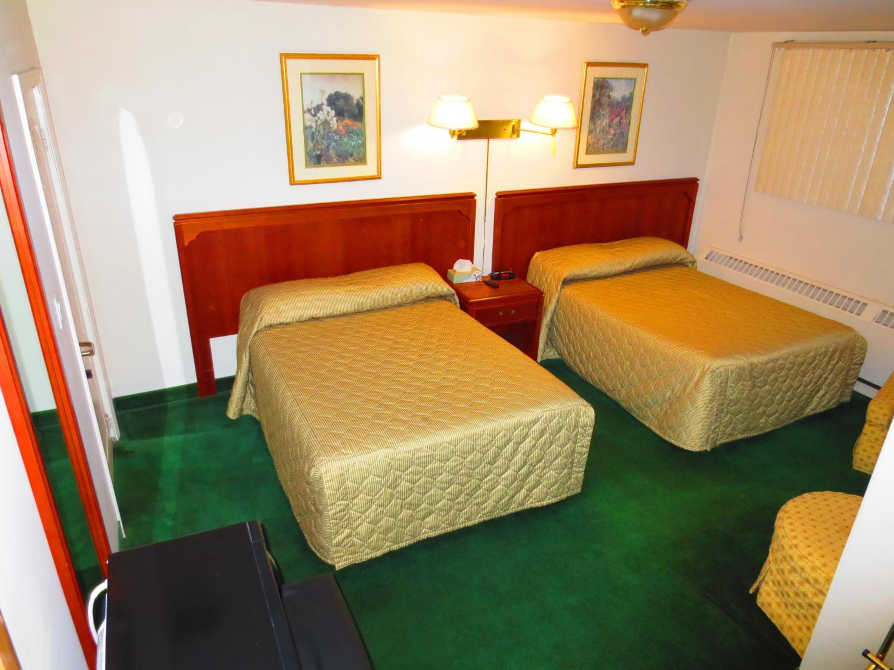 Queen Room photo 1