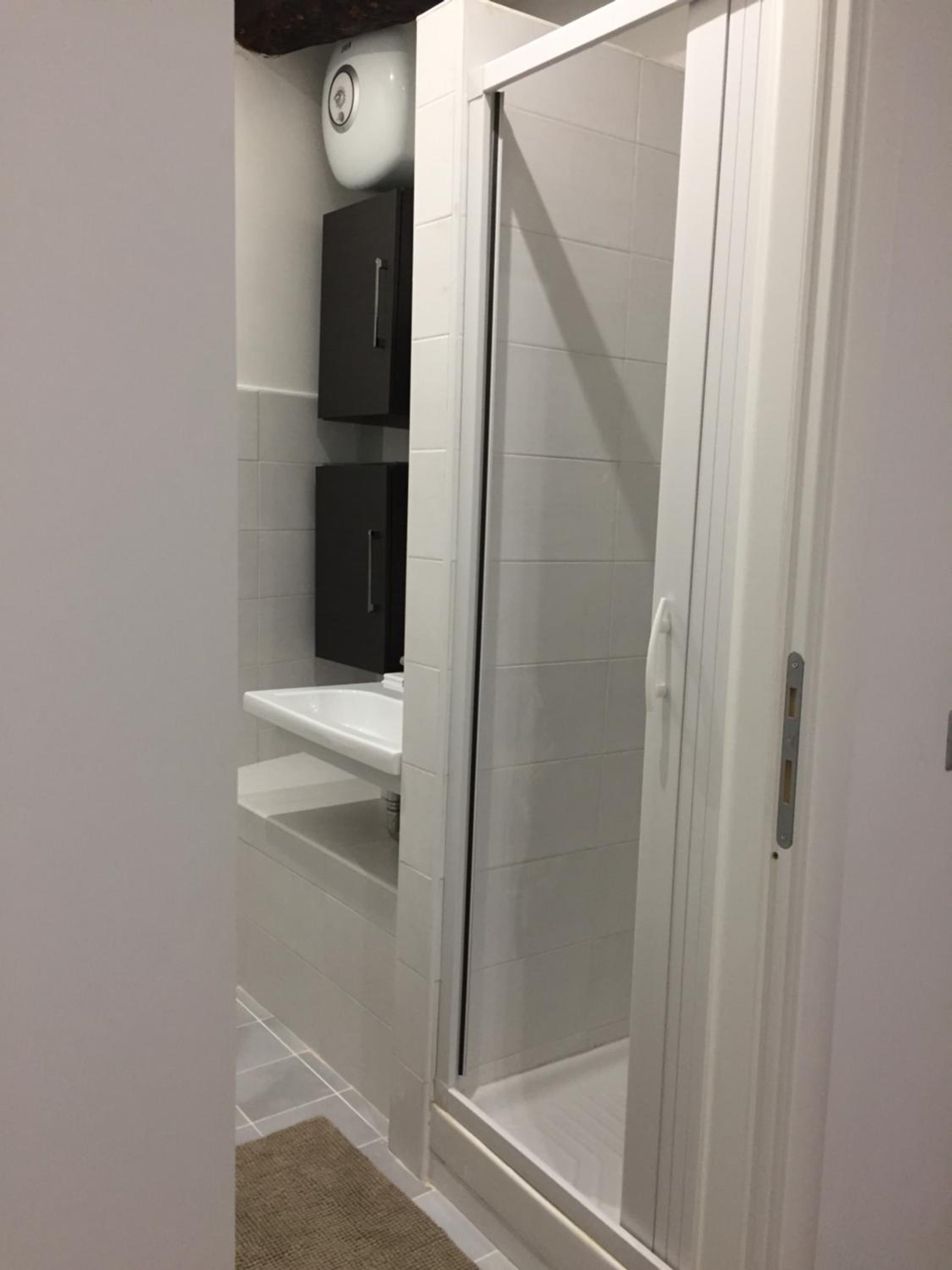Double Room - Photo 11