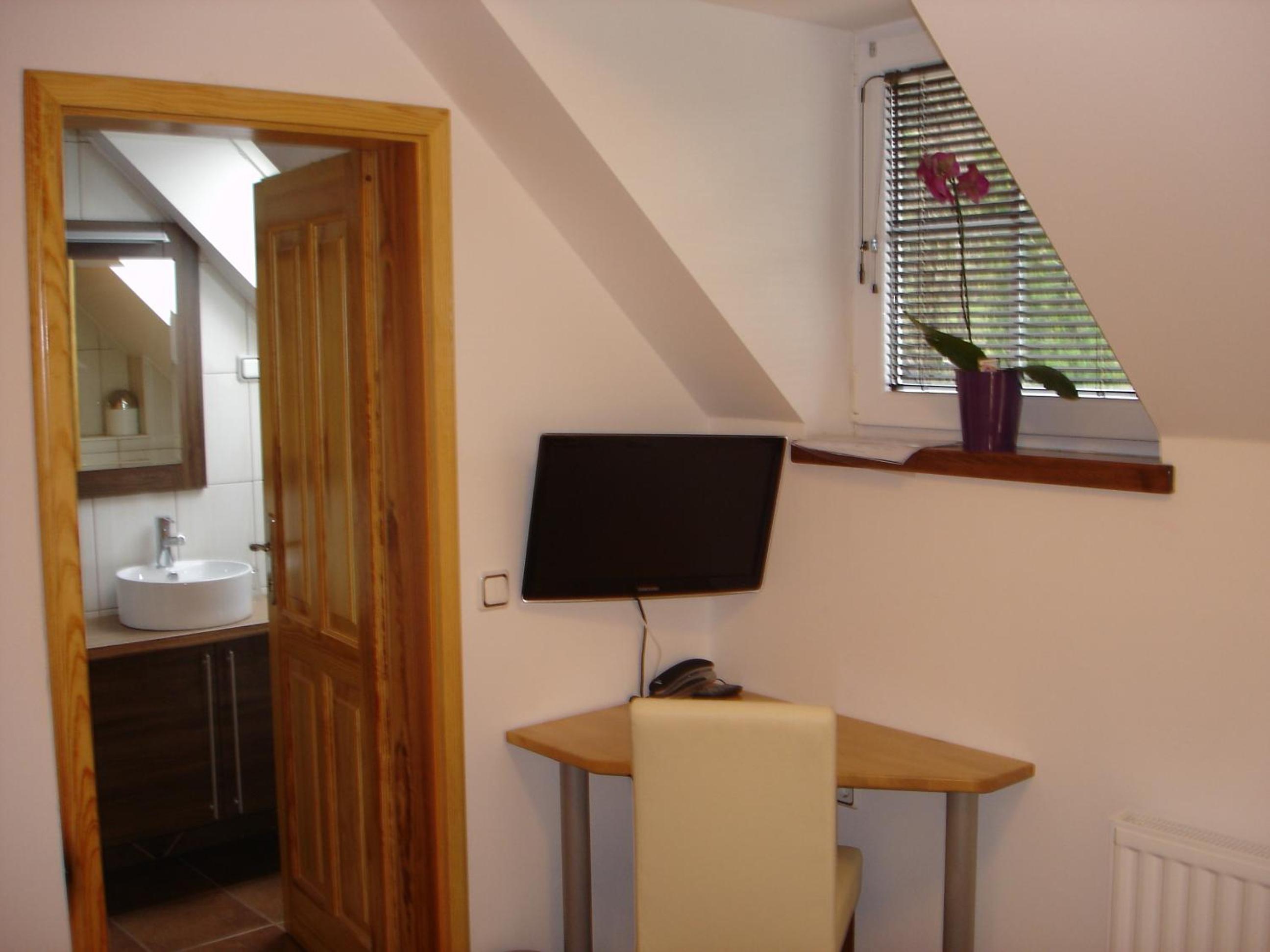 Double Room - Photo 4