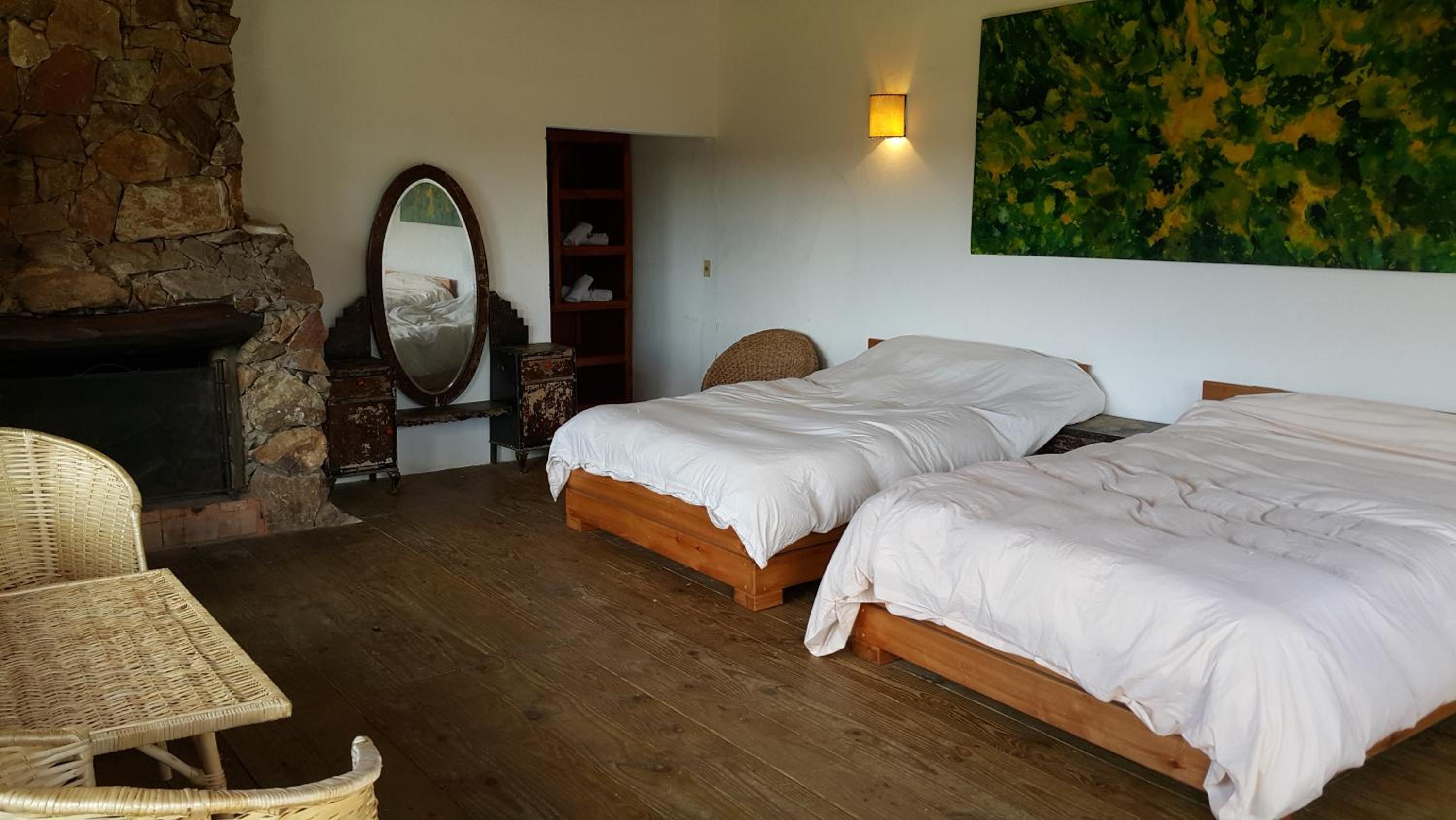 Family Room with Private Bathroom photo 3