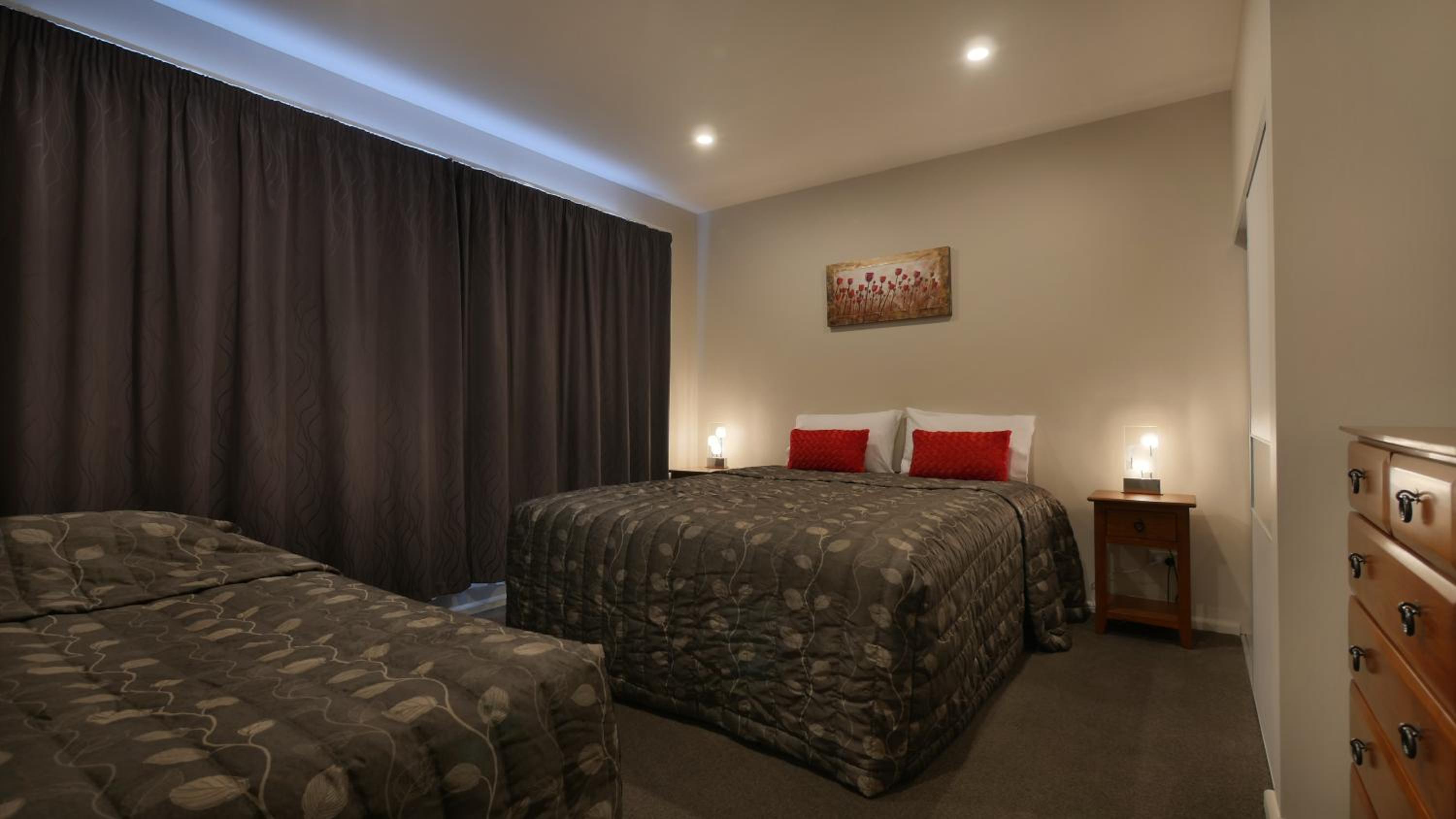 One-Bedroom Suite photo 1