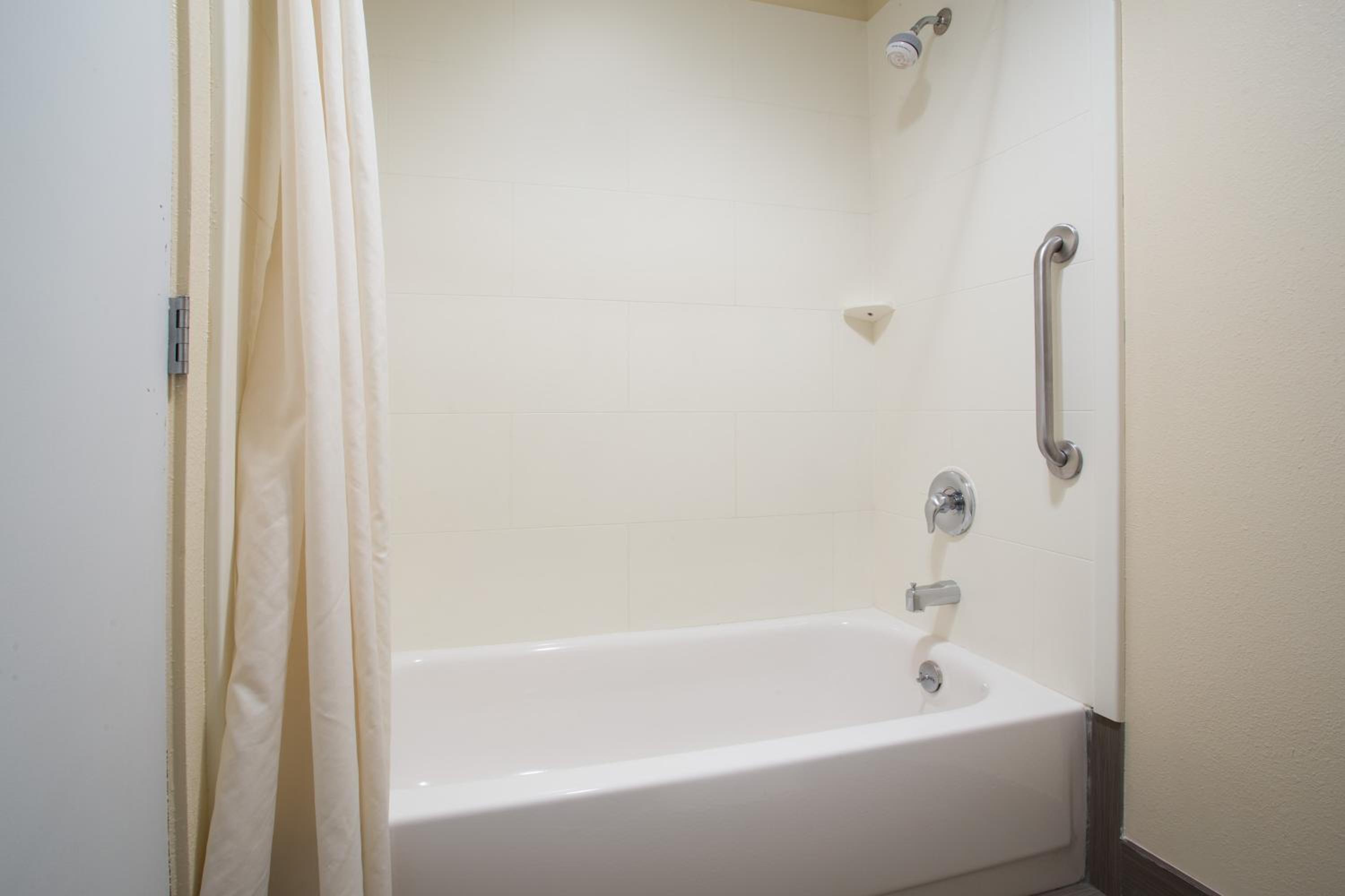 Studio Suite with Two Queen Beds - Non-Smoking - Photo 2