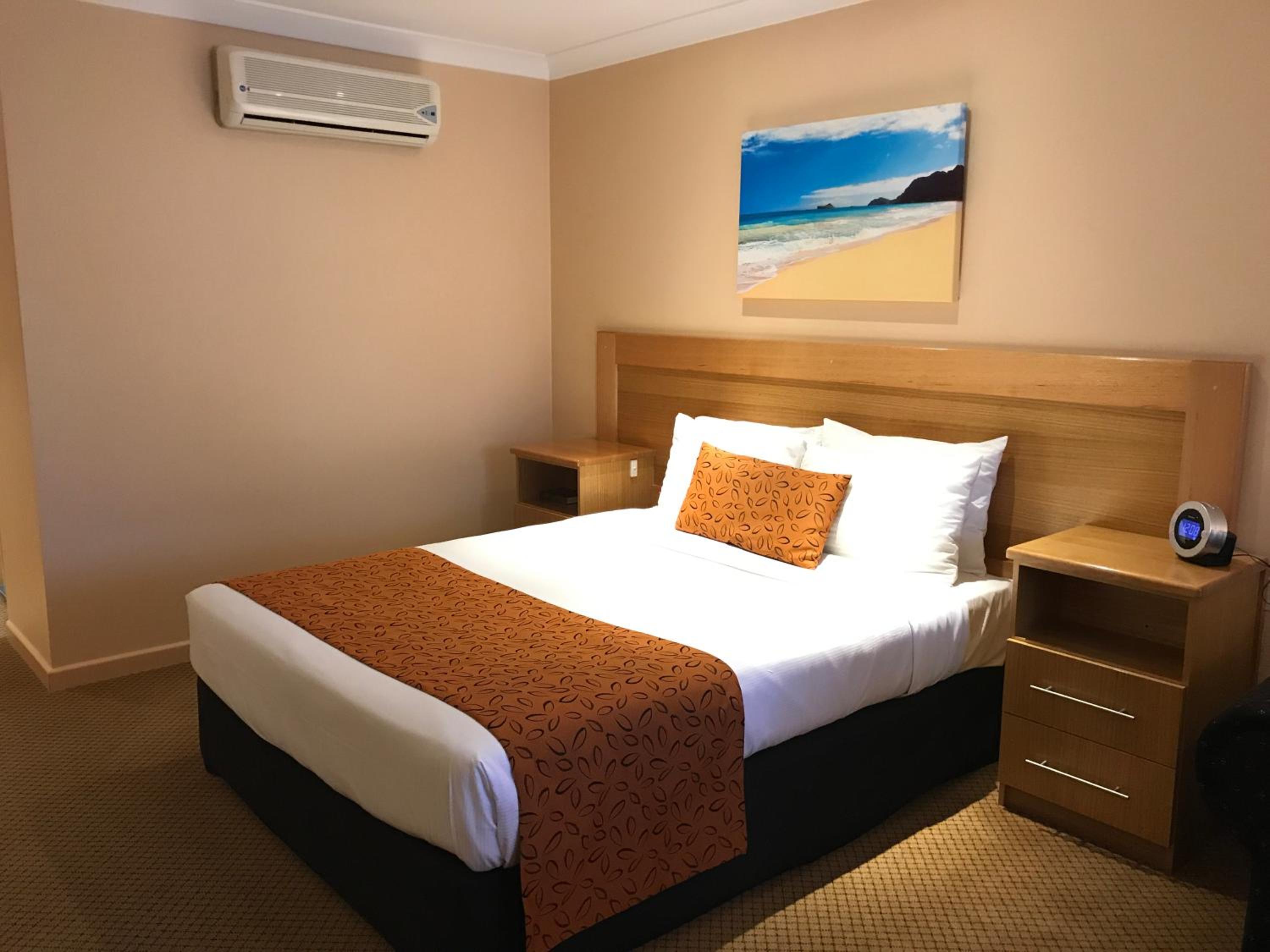 Executive Queen Room - Photo 15
