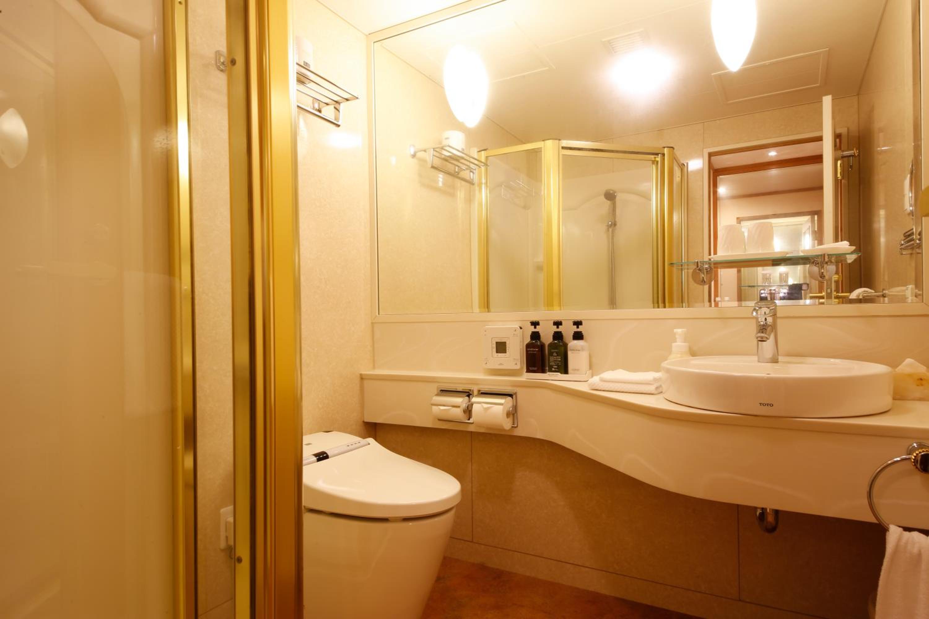 Superior Twin Room with Open Air Bath - Non-Smoking - Main Wing - Photo 2