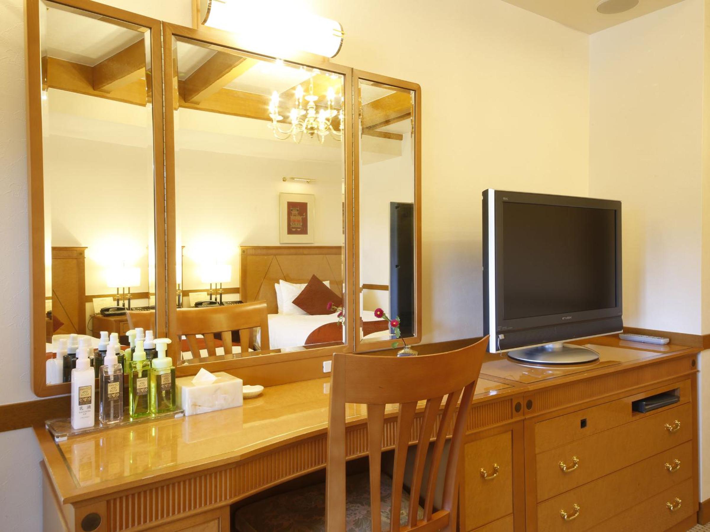 Superior Twin Room with Open Air Bath - Non-Smoking - Main Wing - Photo 4