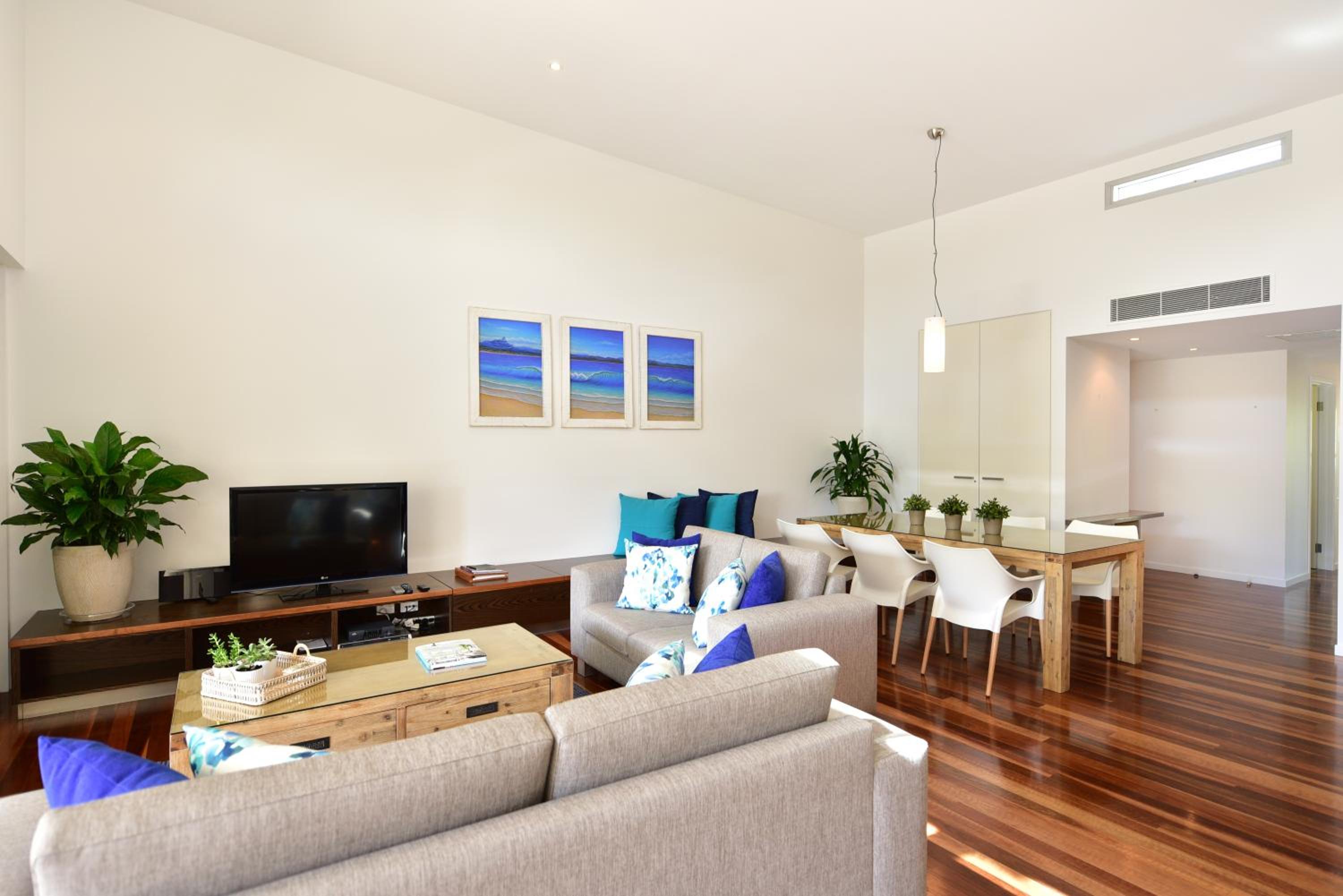 Two-Bedroom Villa with Terrace - Photo 14