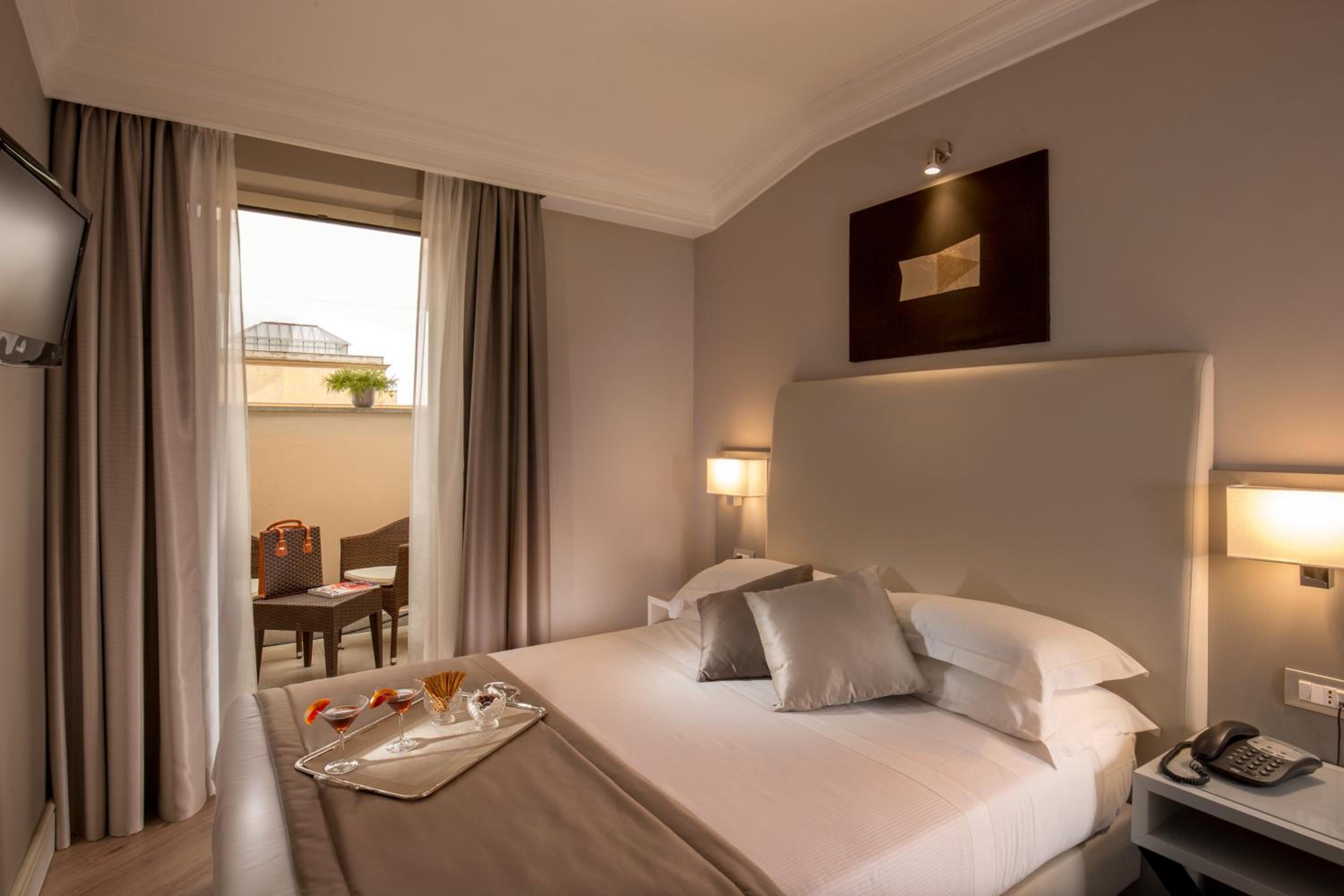 Double Room with Small Double Bed photo 2
