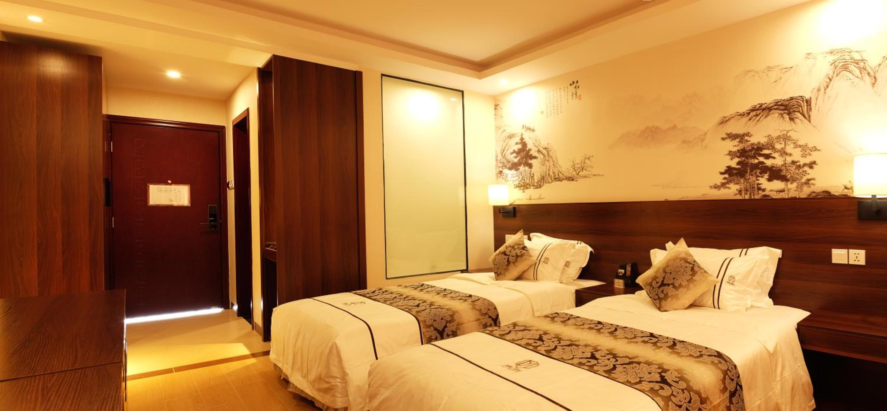 Standard Double or Twin Room photo 1