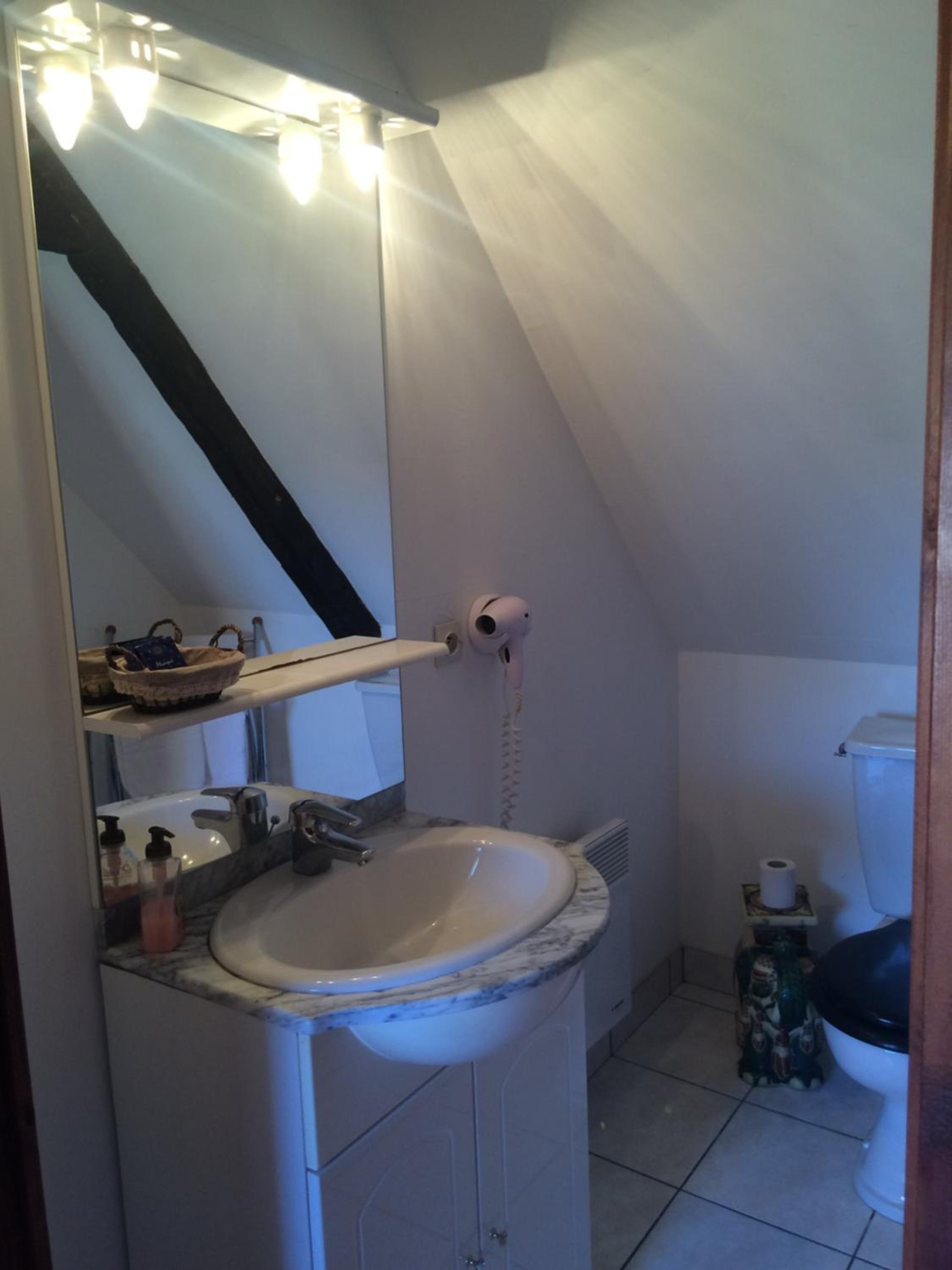 Basic Double Room - Photo 1