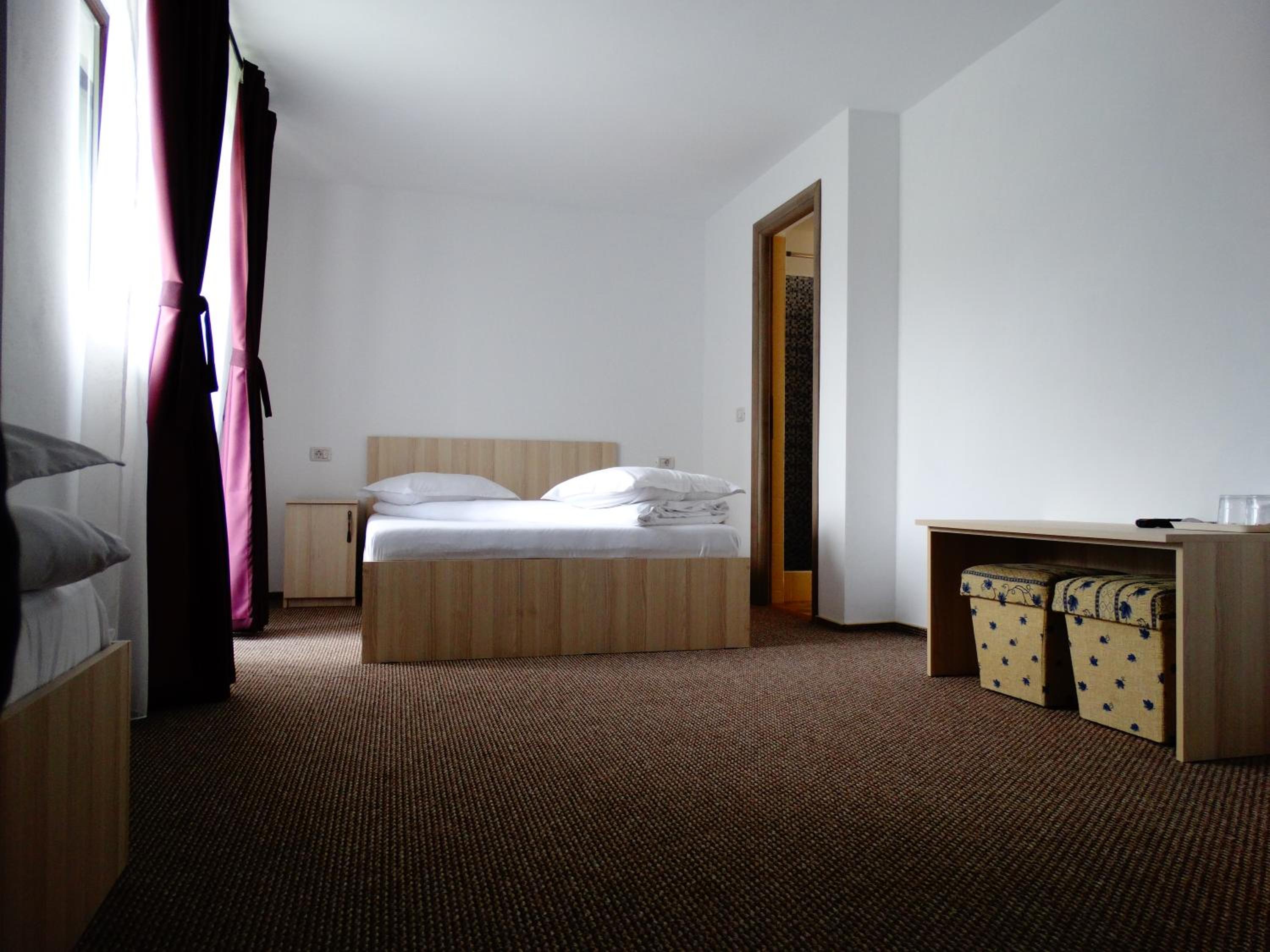 Quadruple Room with Bathroom photo 2