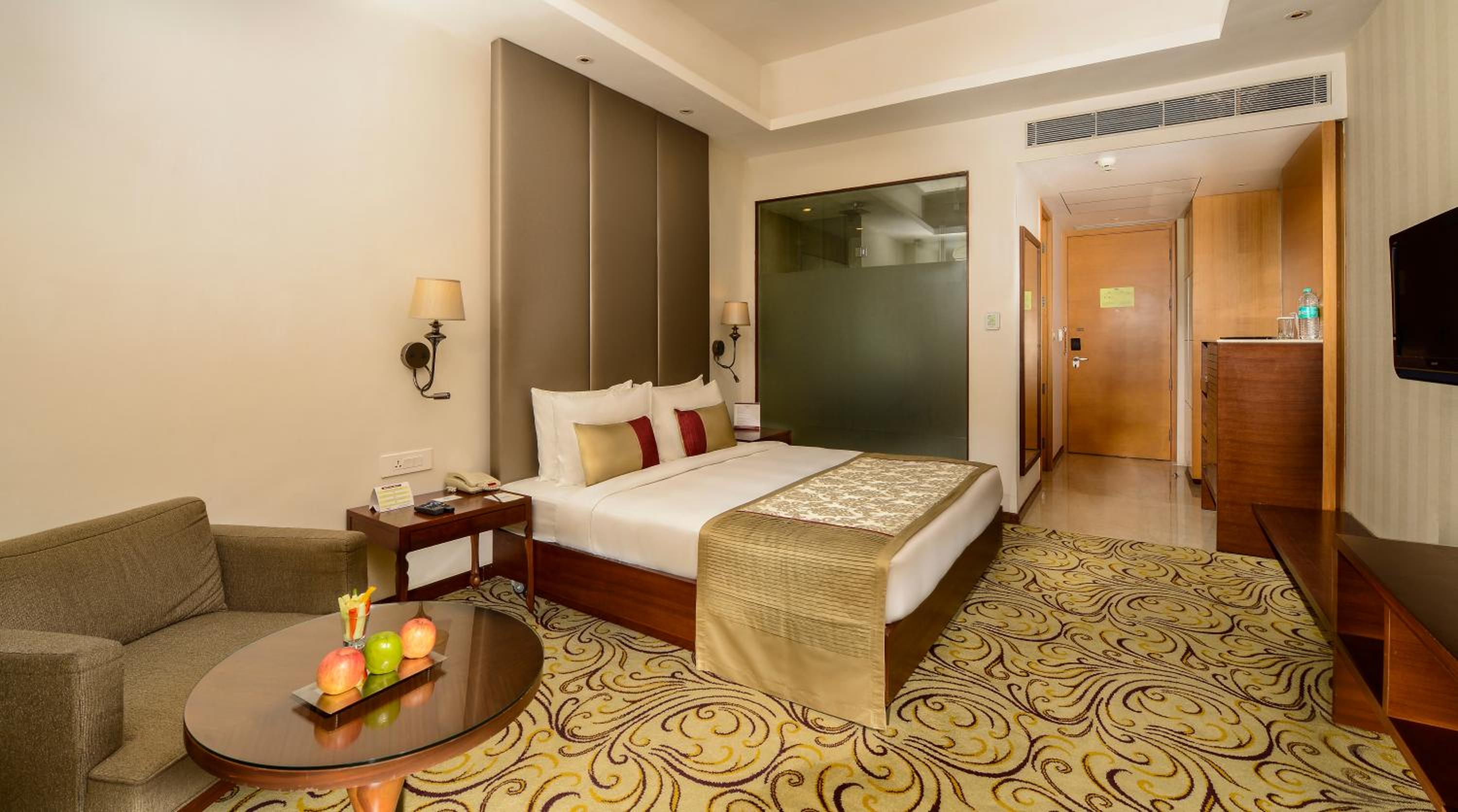 Superior Room with Cocktail Hours (Buy 2 get 1 Free) from 17:00 – 19:00 hrs