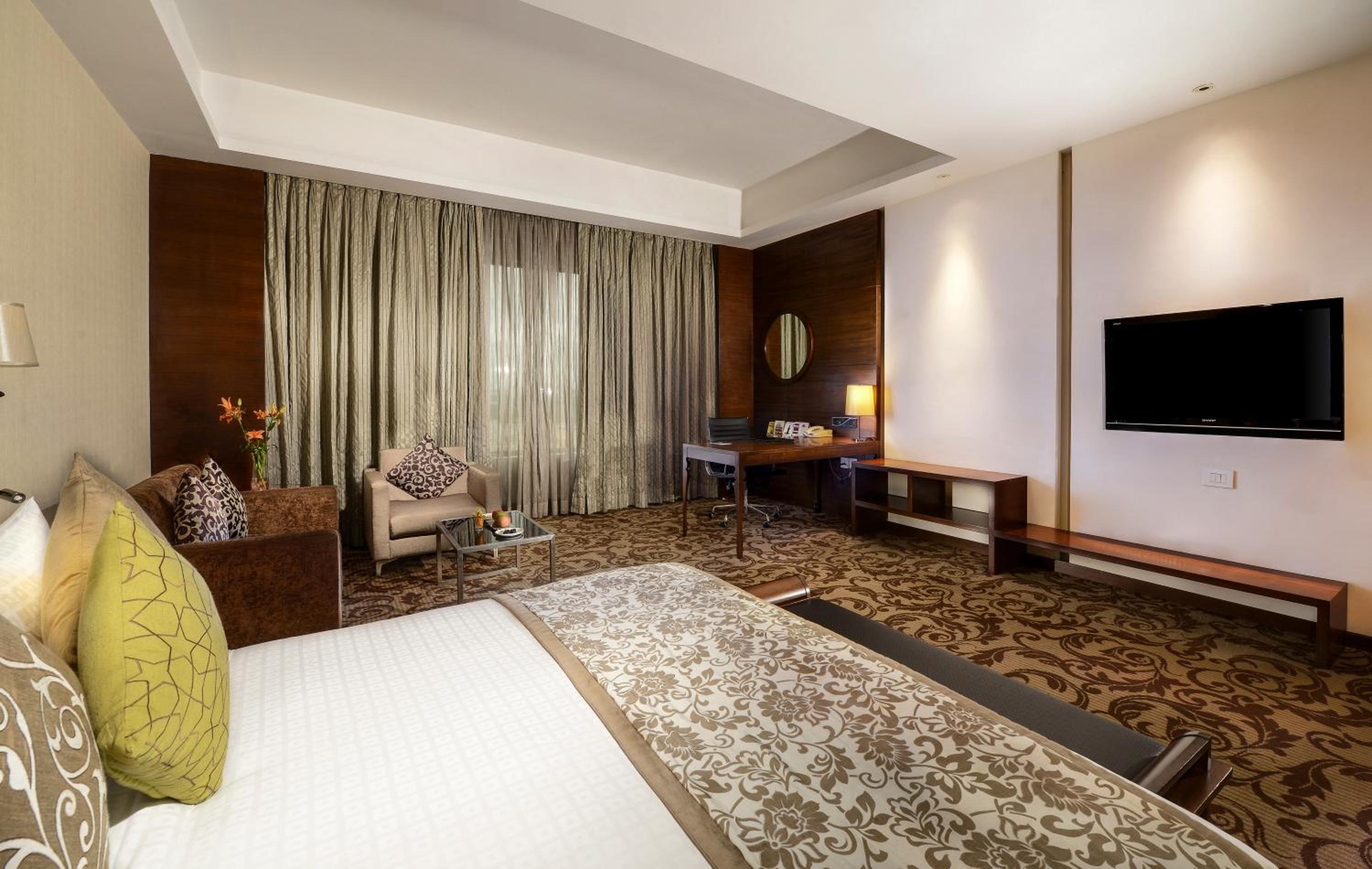 Suite Room with 2 Pints of Beer and 15 Minutes complimentary Foot Spa Suite Room with 2 Pints of Beer and 15 Minutes complimentary Foot Spa