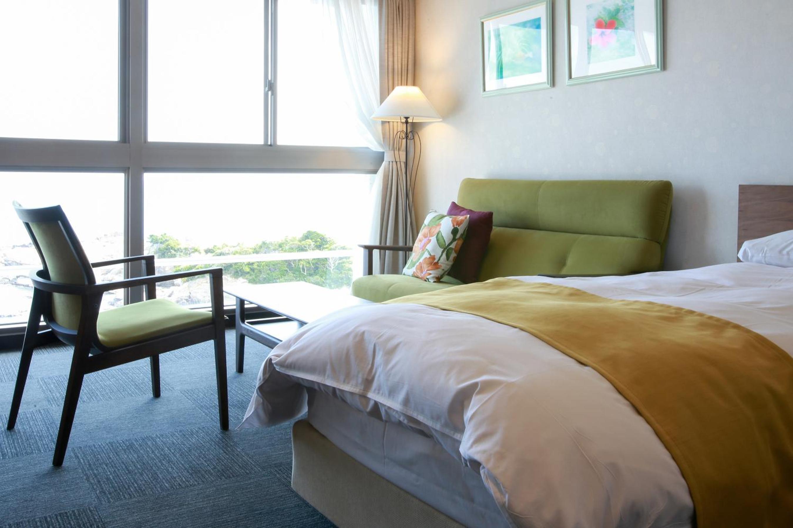 Standard Twin Room with Shared Bathroom - Non-Smoking photo 3