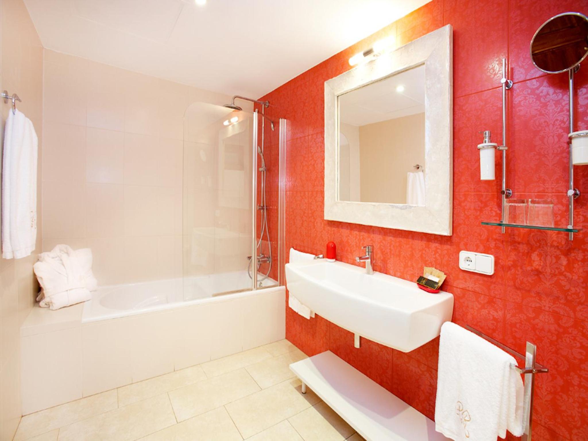 Junior Suite (3 Adults + 1 Child) - Photo 4
