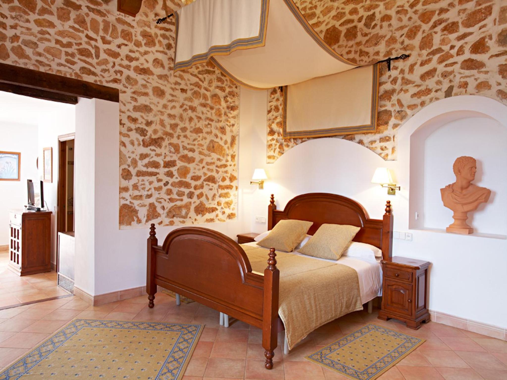 Junior Suite (3 Adults + 1 Child) - Photo 7
