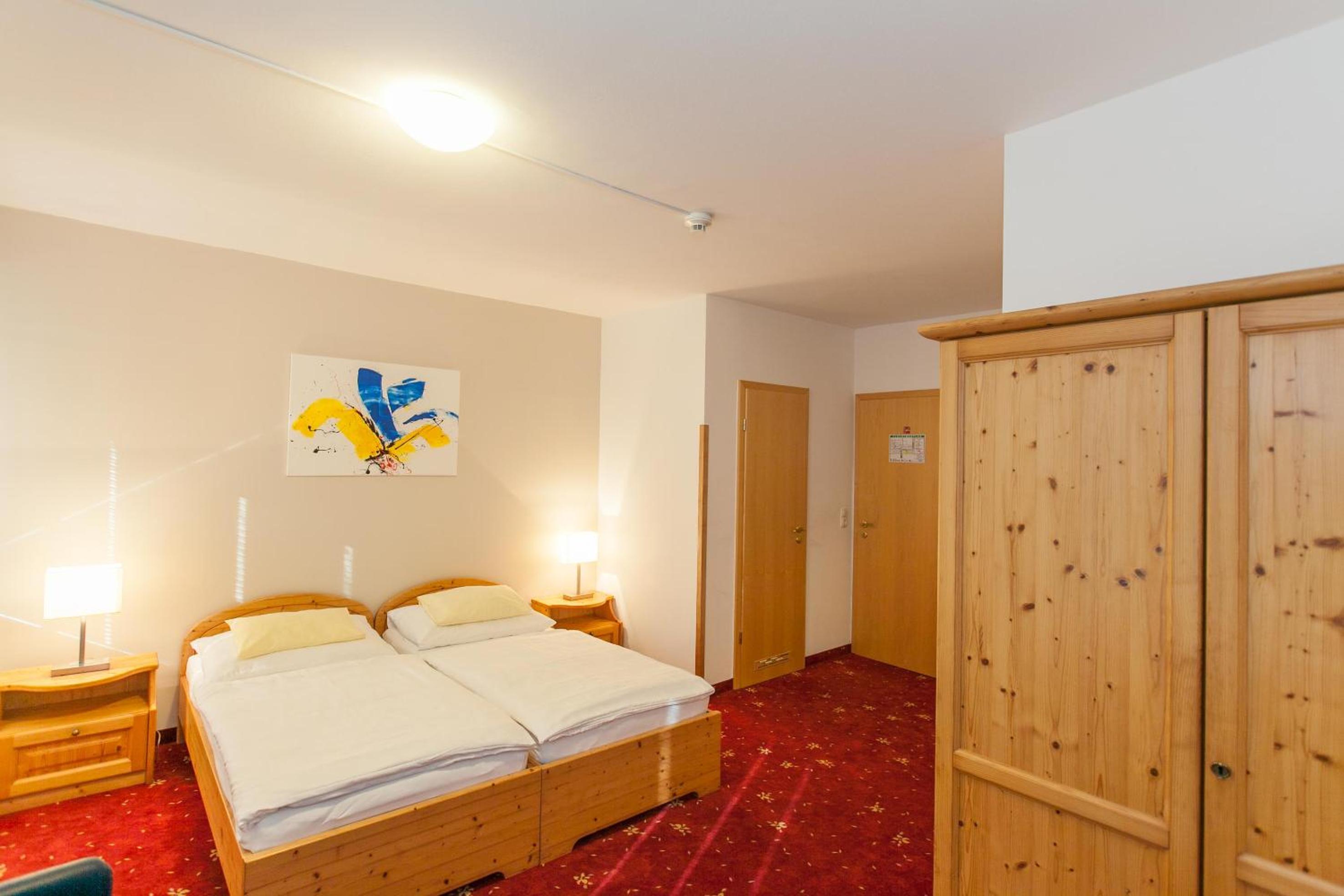 Standard Double Room - Photo 4