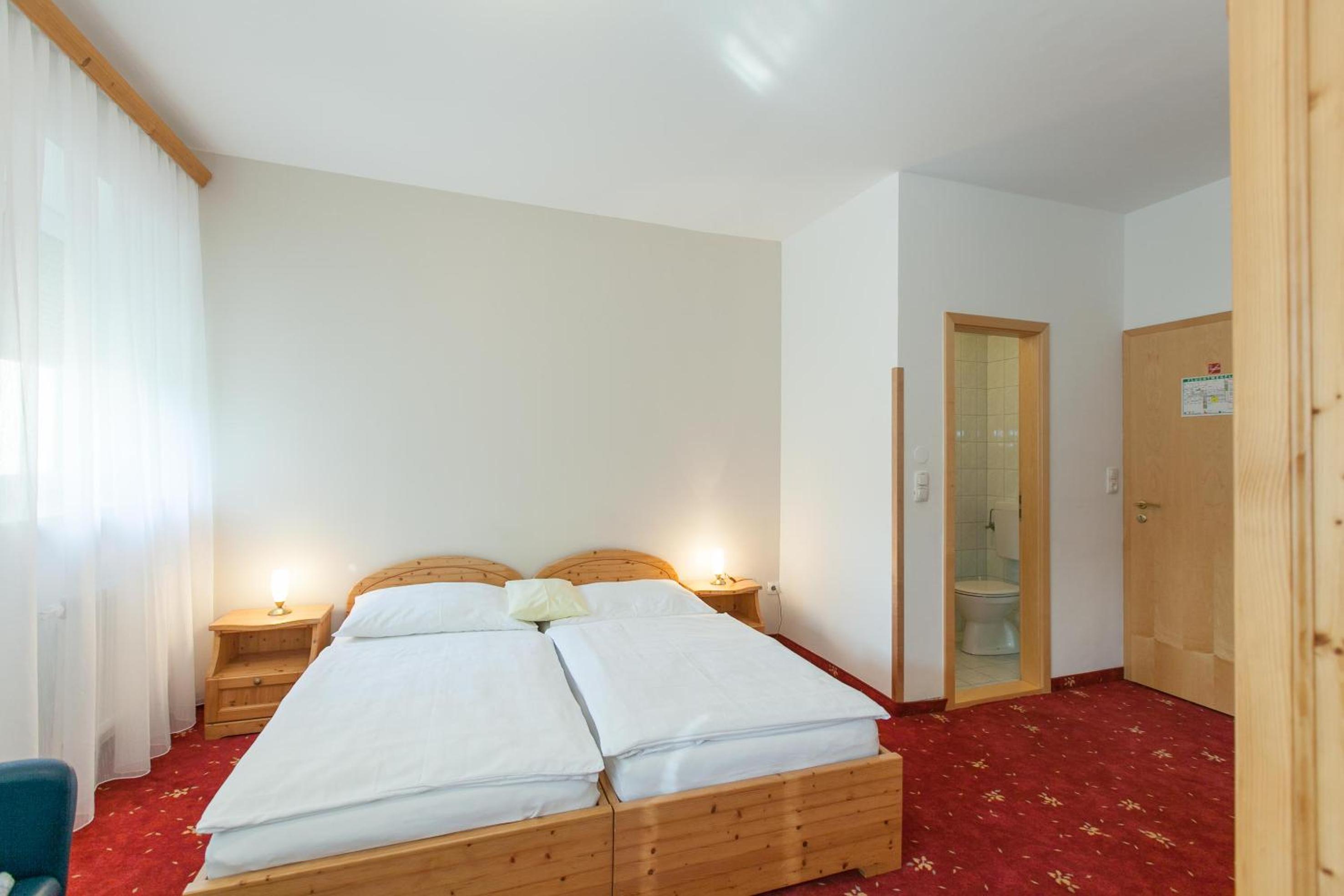 Standard Double Room - Photo 1