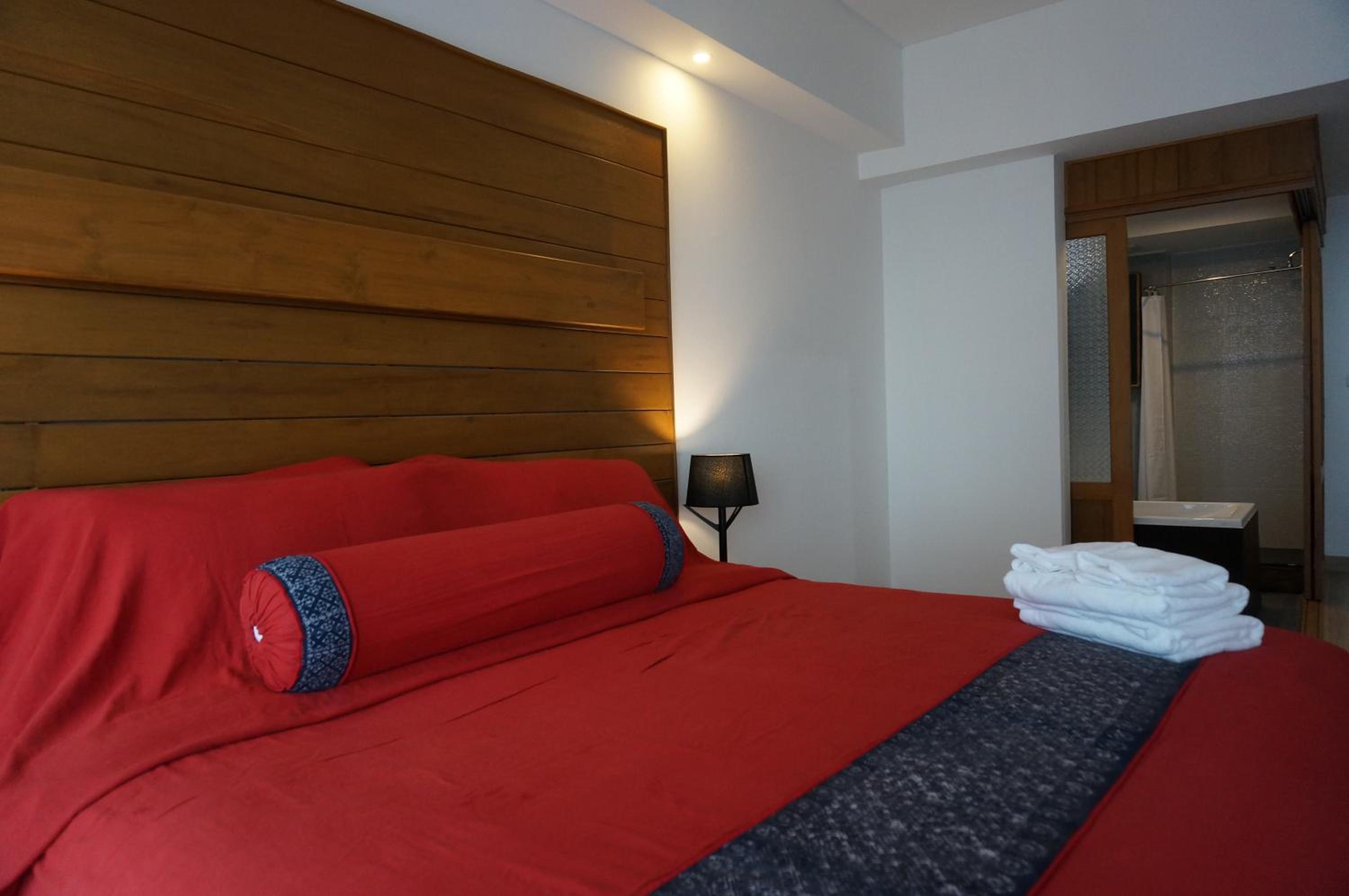 Double Room with Balcony - Photo 16